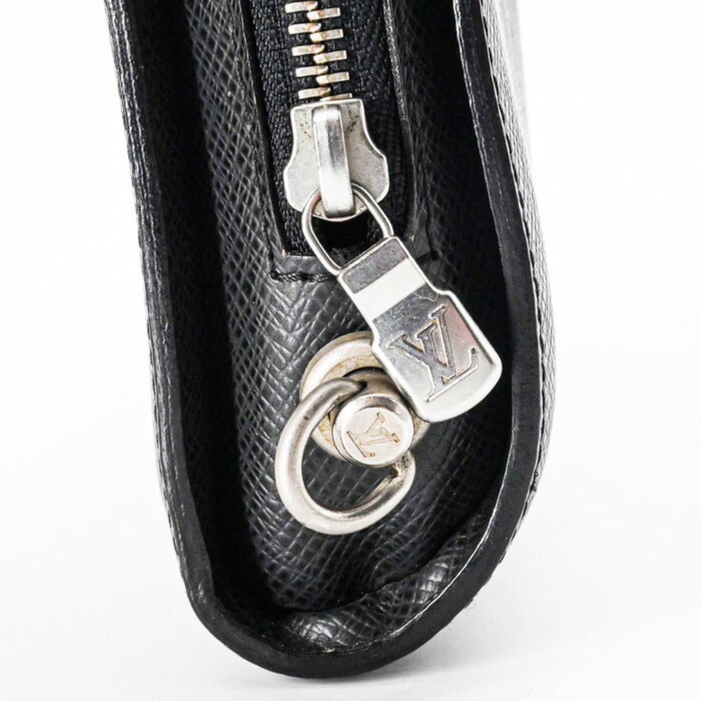 Louis Vuitton Ardoise Black Taiga Leather Clutch Bag