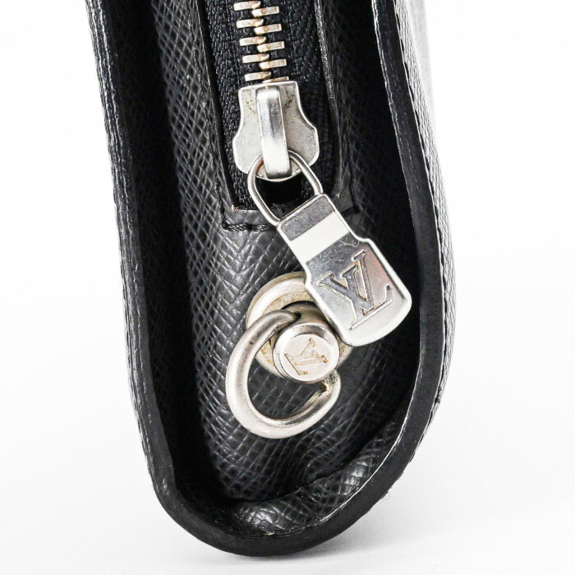 Louis Vuitton Ardoise Black Taiga Leather Clutch Bag