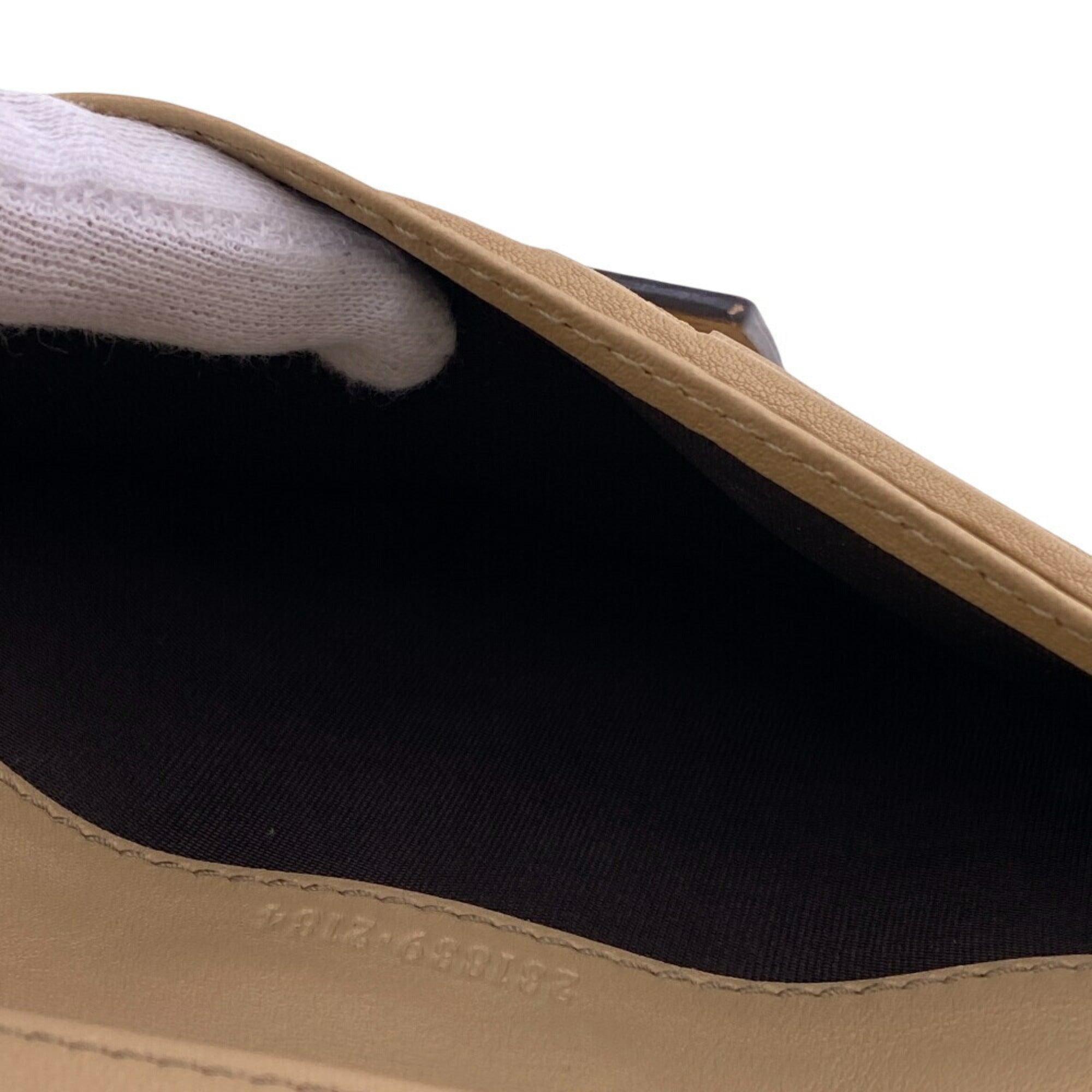 Gucci Beige Leather (Pre-Owned)