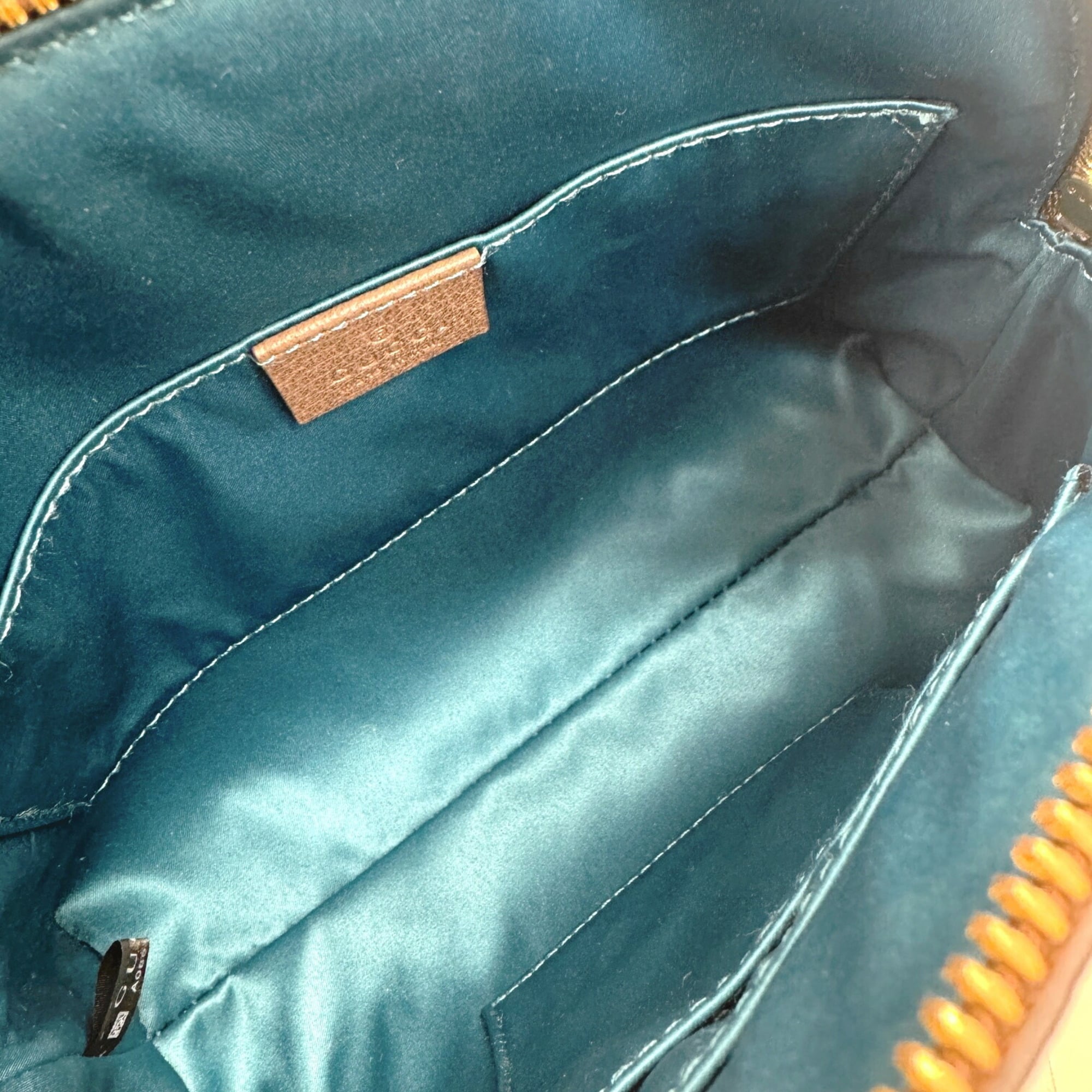 Gucci Beige Gg Supreme Shoulder Bag (Pre-Owned)