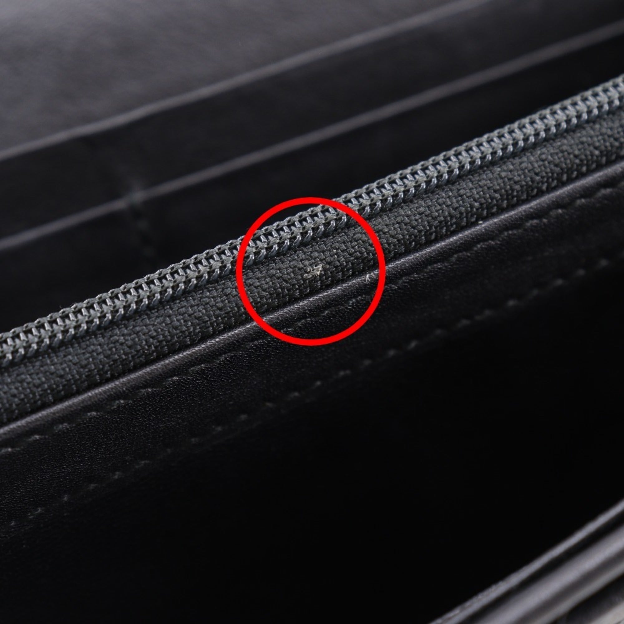 Gucci Black Leather Long Wallet (Bi-Fold) (Pre-Owned)