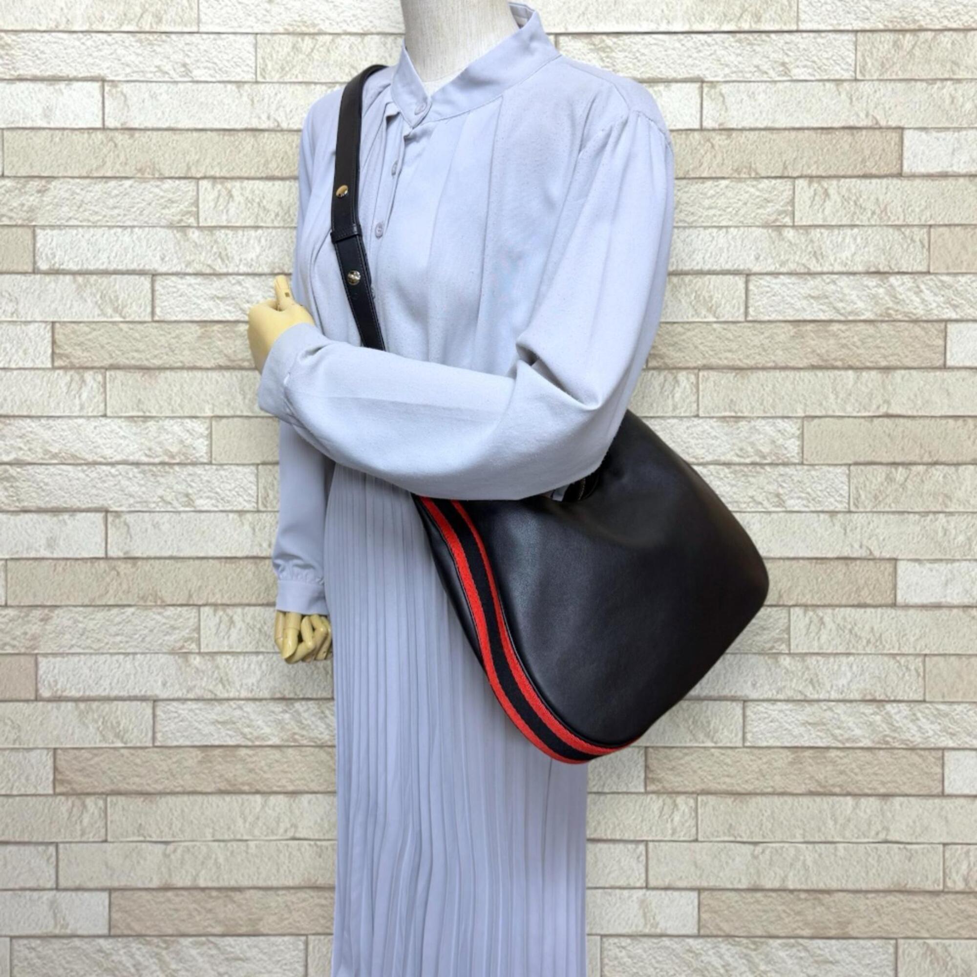 Gucci Black Leather Shoulder Bag (Pre-Owned)