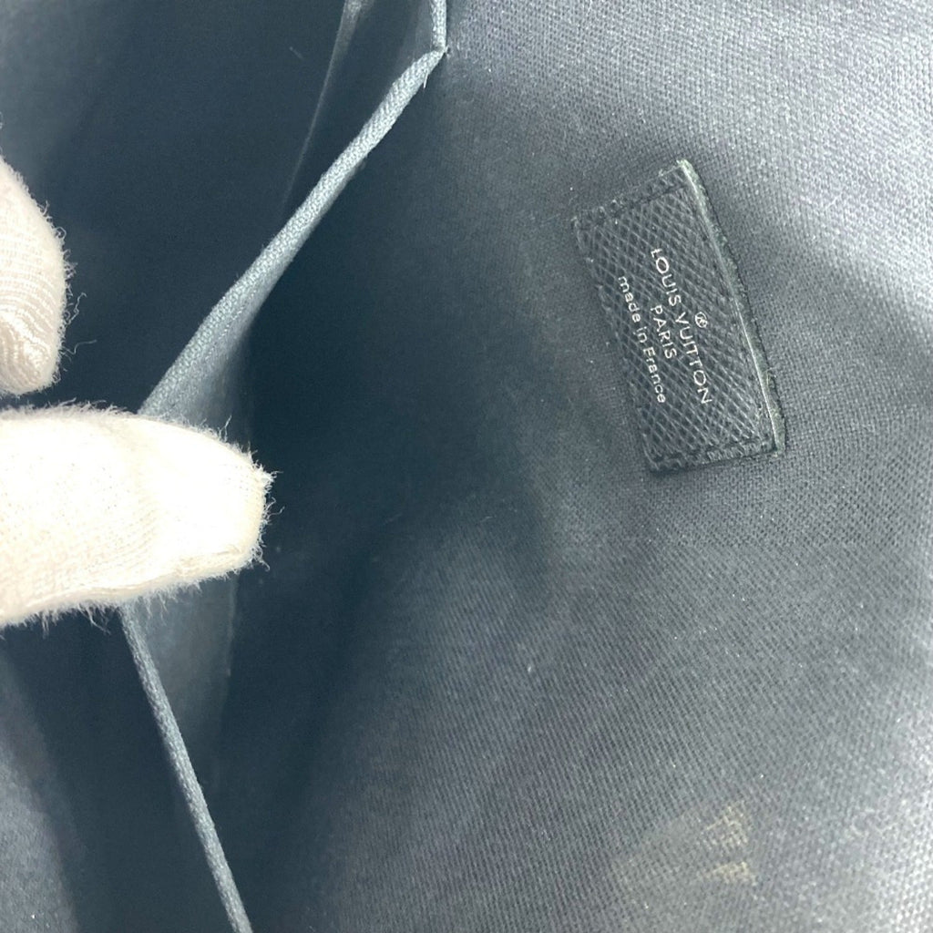 Louis Vuitton Ardoise Black Taiga Leather Shoulder Bag
