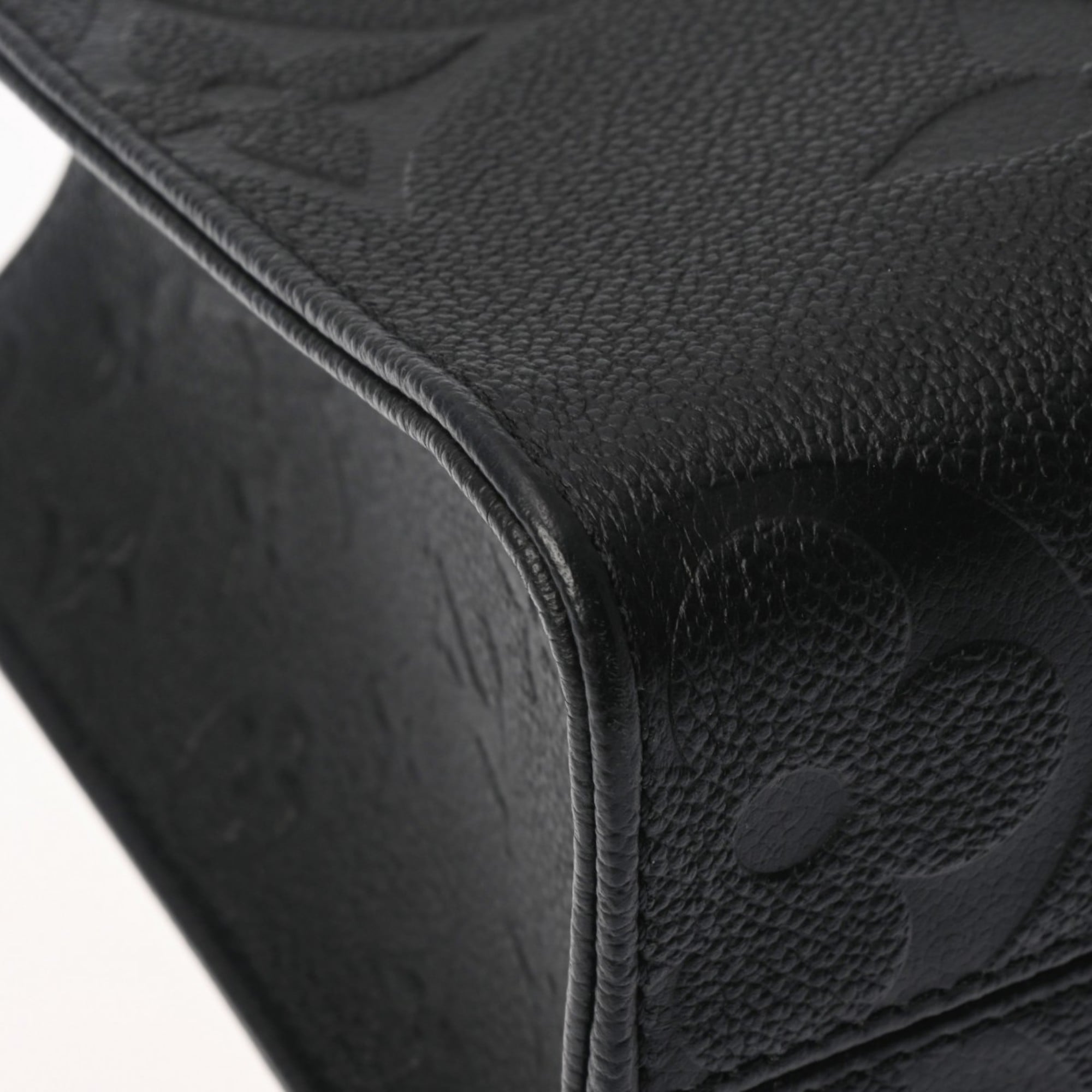 Louis Vuitton Noir Leather Handbag