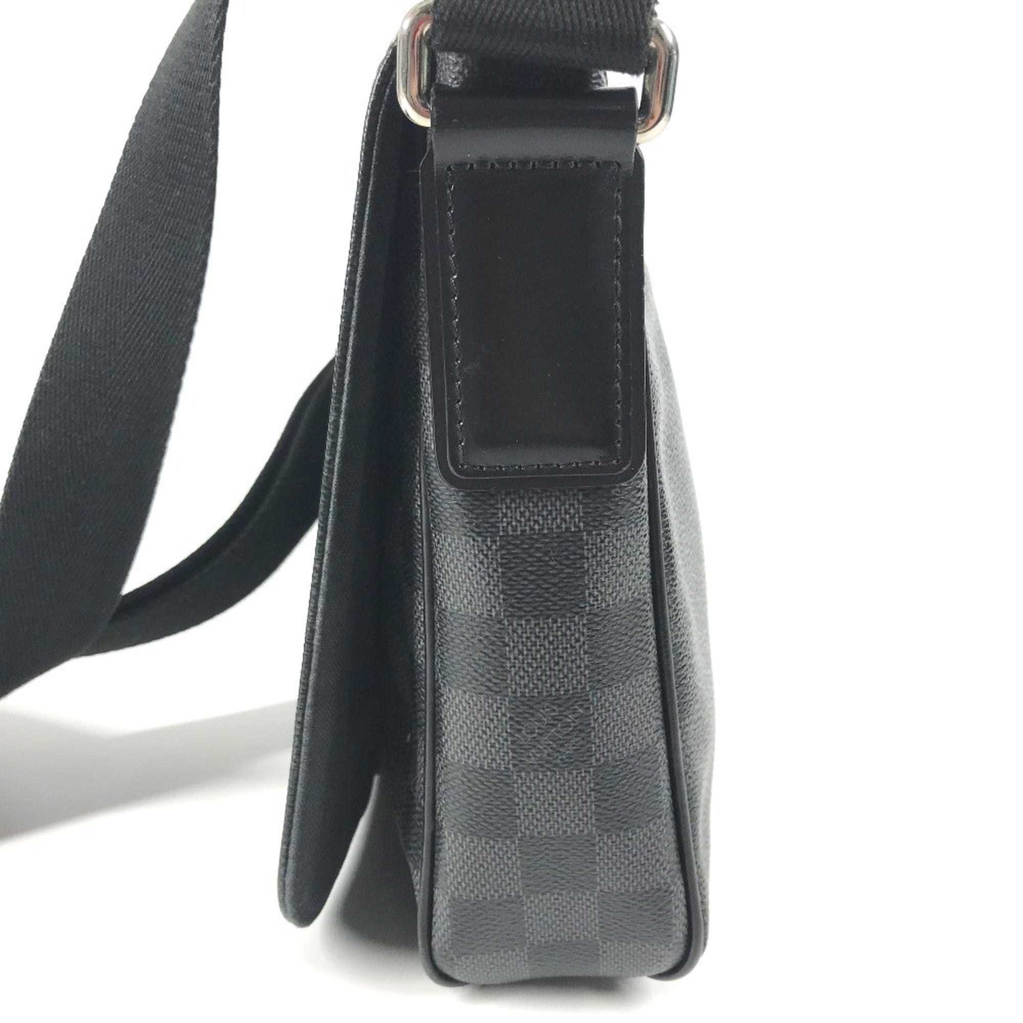 Louis Vuitton Black Damier Graphite Messenger Bag Shoulder Bag