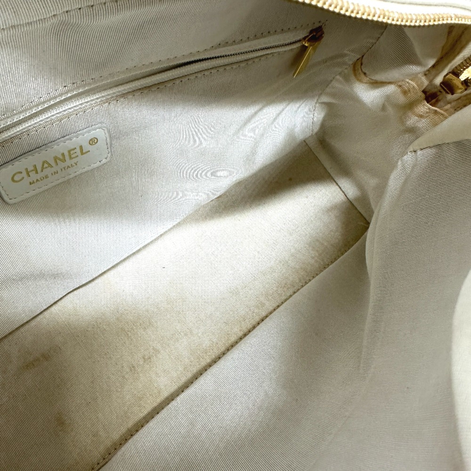 Chanel White Leather Handbag