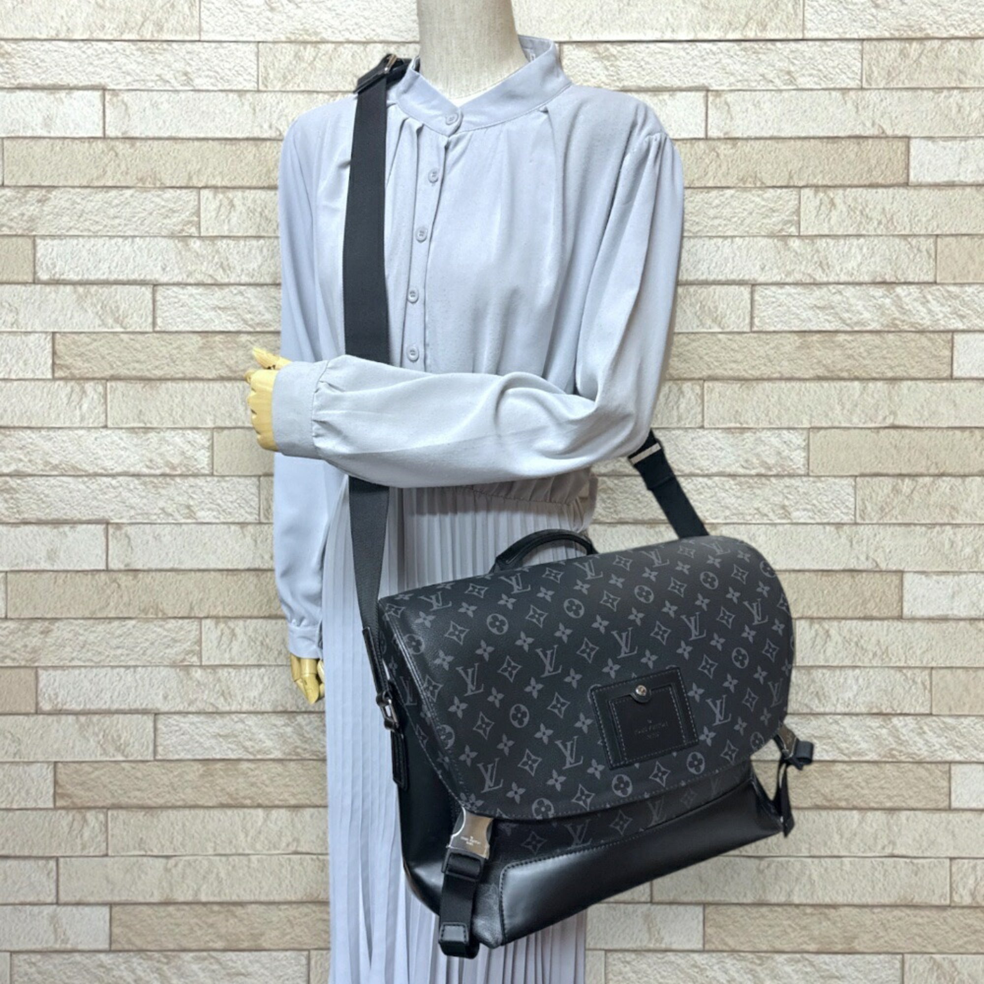 Louis Vuitton Black Gray Monogram Eclipse Shoulder Bag