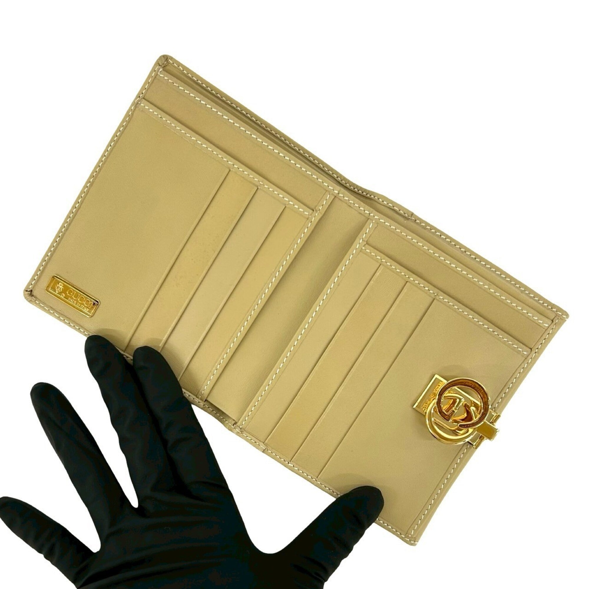 Gucci Beige Leather Wallet (Bi-Fold) (Pre-Owned)