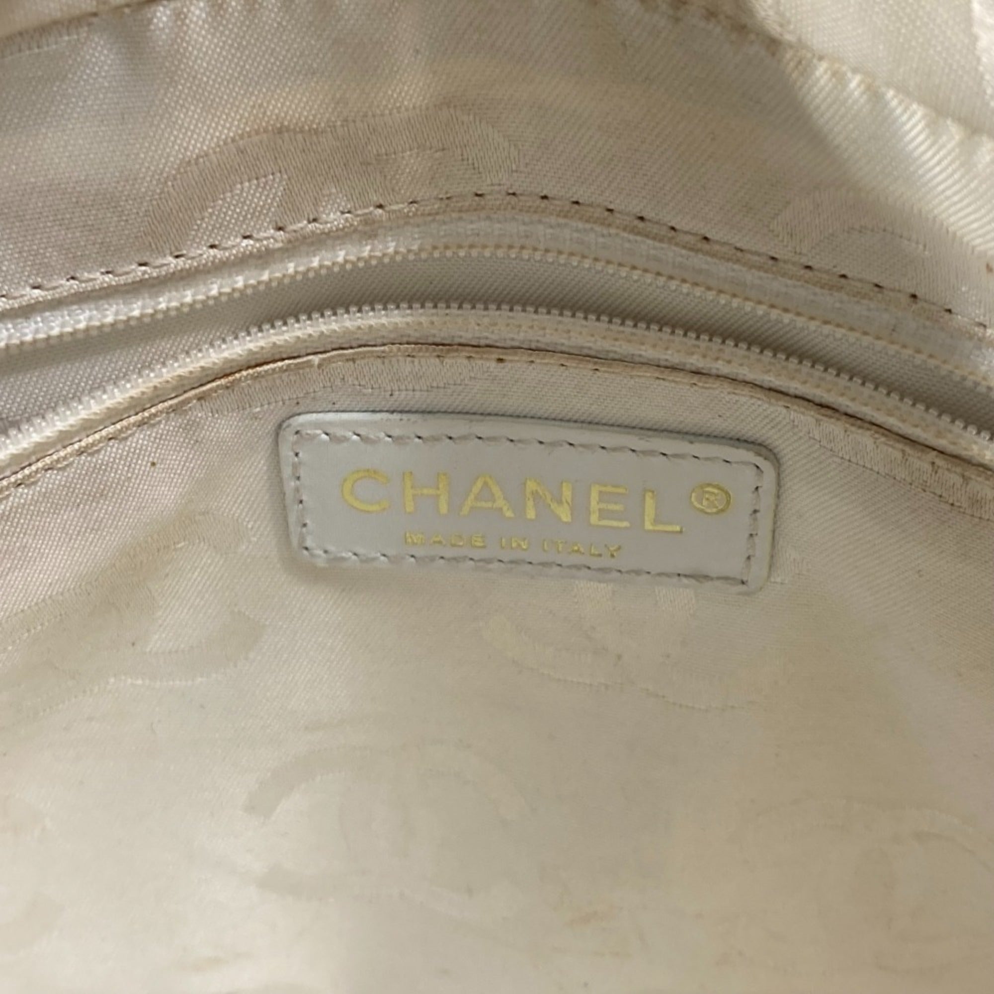 Chanel White Leather Handbag