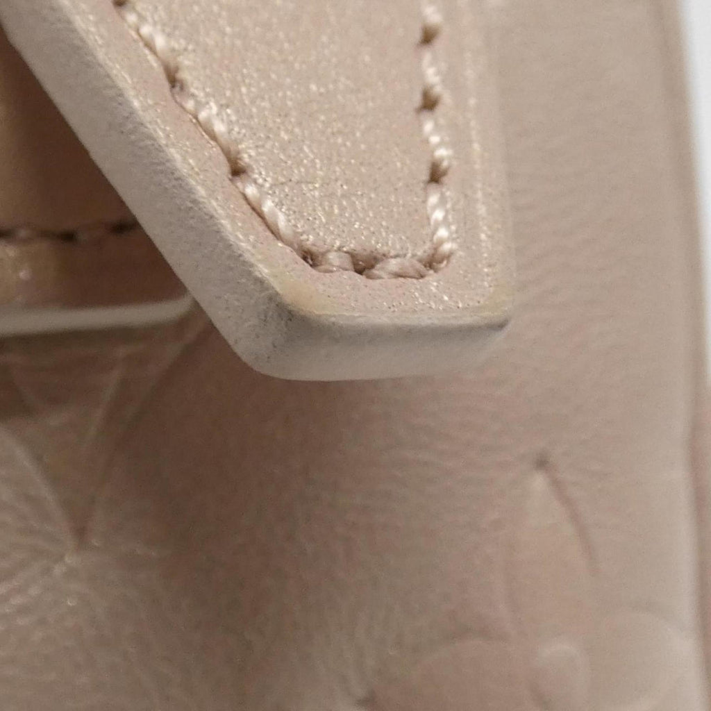 Louis Vuitton Rose Leather Shoulder Bag