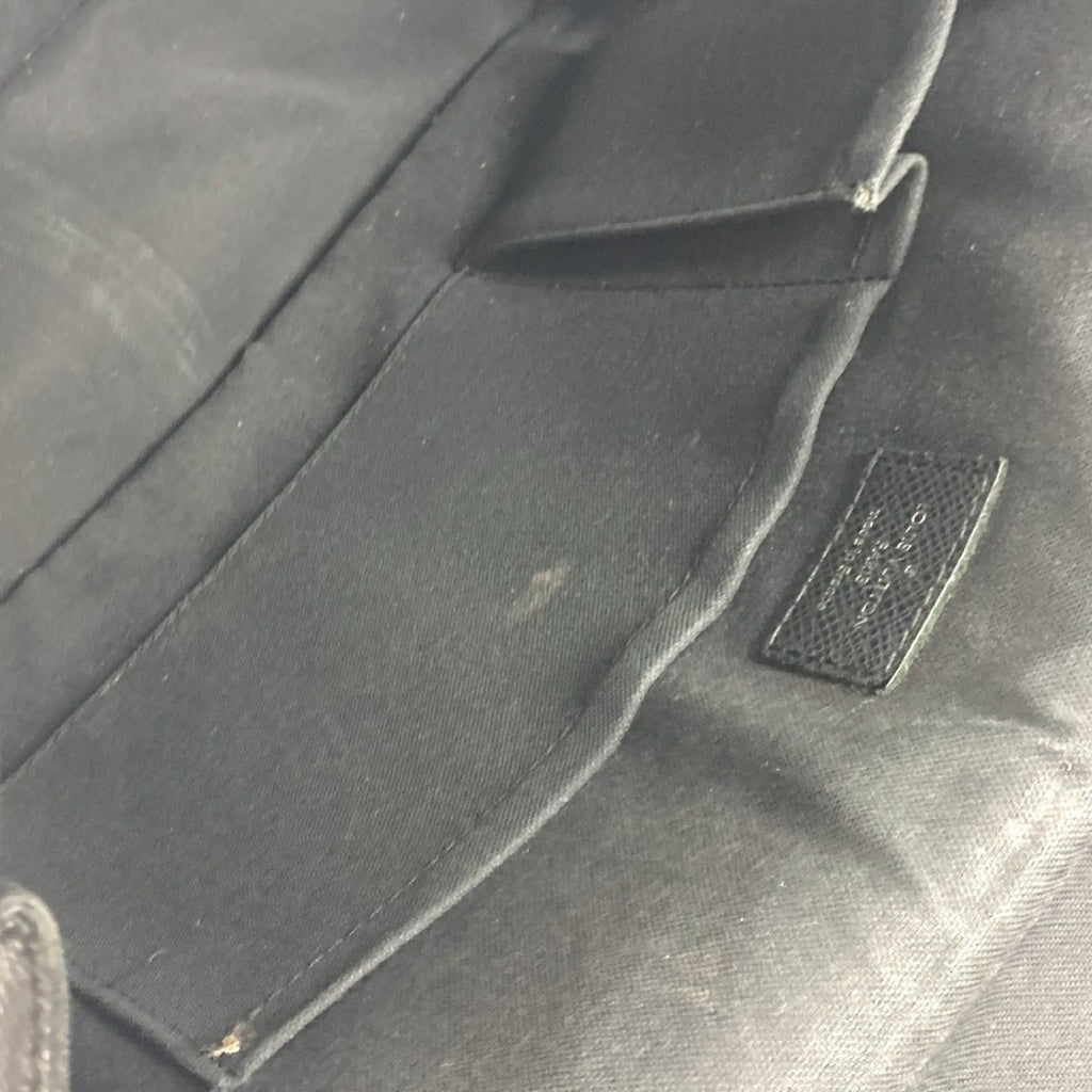 Louis Vuitton Ardoise Black Taiga Leather Shoulder Bag