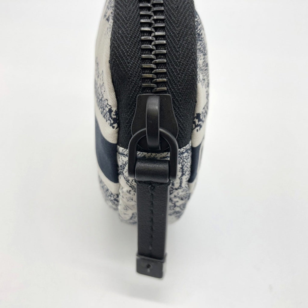 Christian Dior White Fabric Pouch (Pre-Owned)