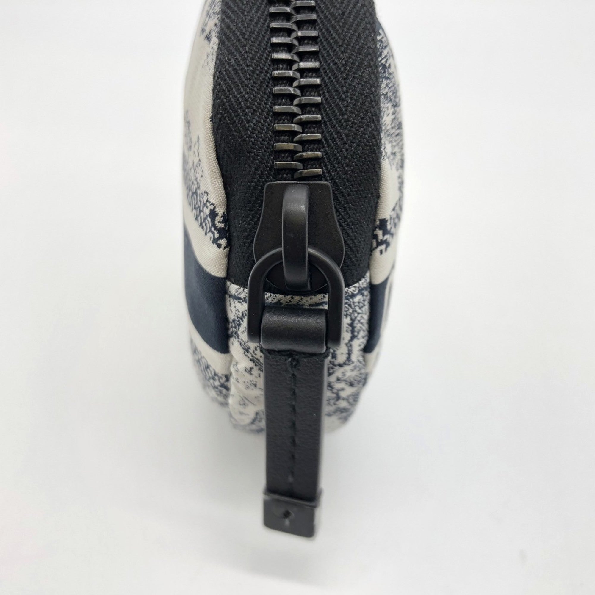 Christian Dior White Fabric Pouch (Pre-Owned)