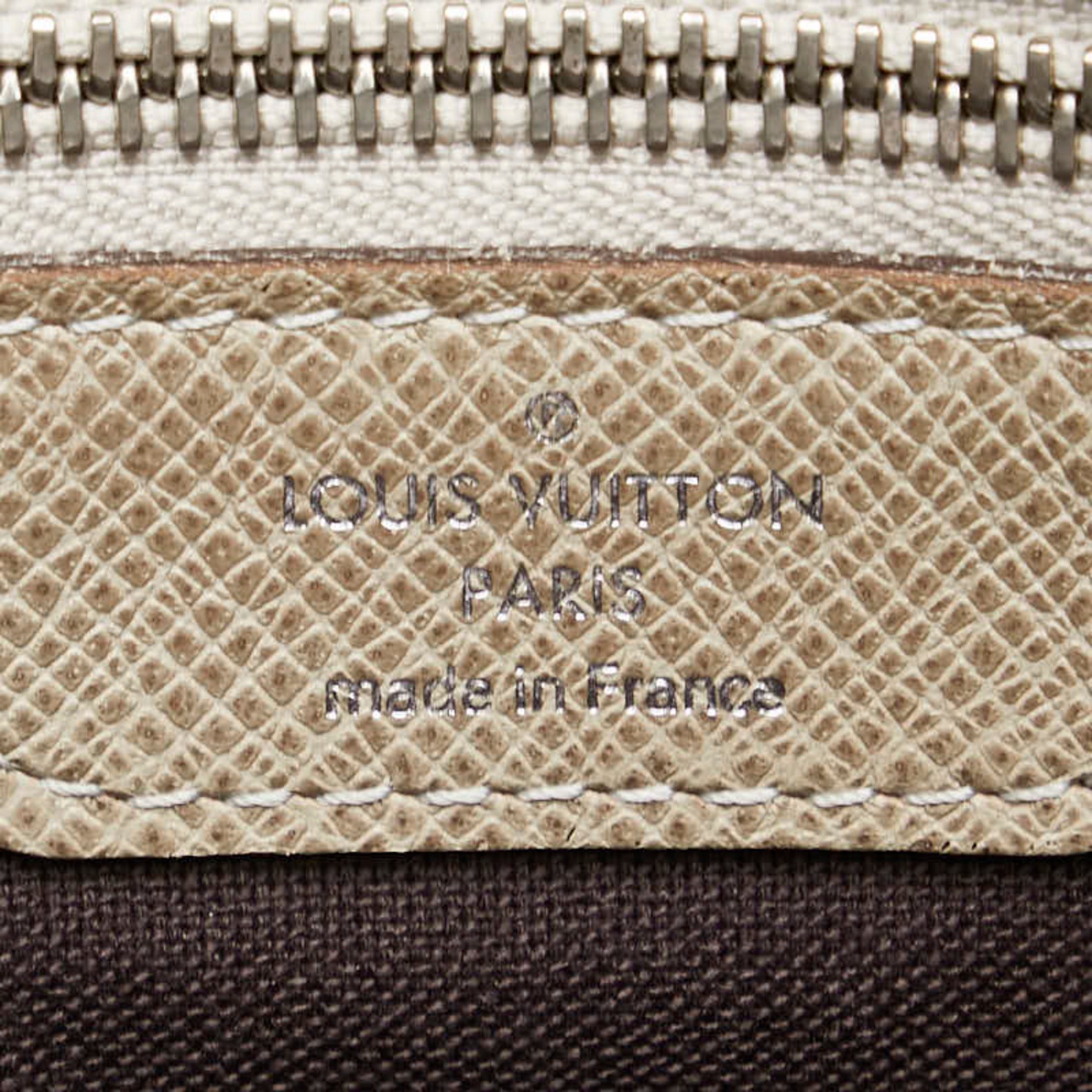 Louis Vuitton Taiga Beige Polaire Taiga Leather Shoulder Bag