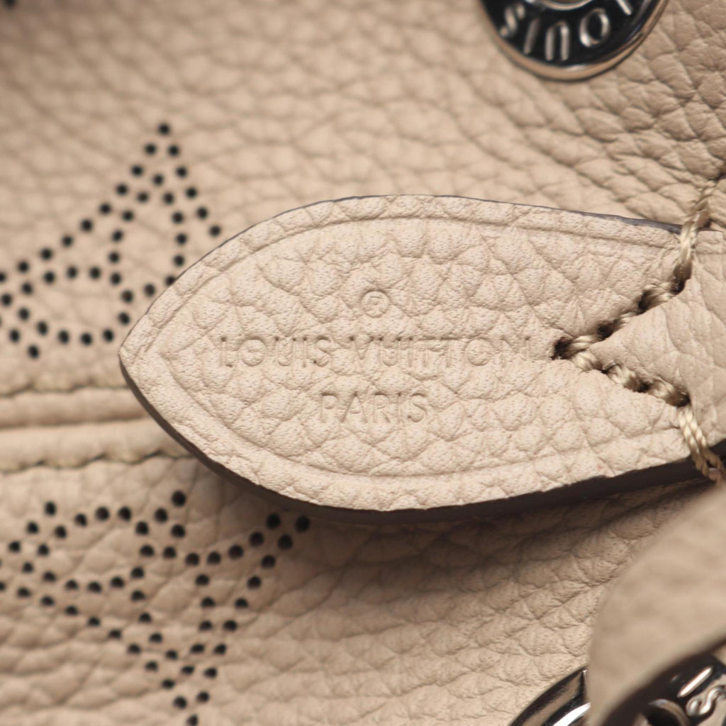 Louis Vuitton Beige Galle Mahina Leather Leather Handbag Pouch