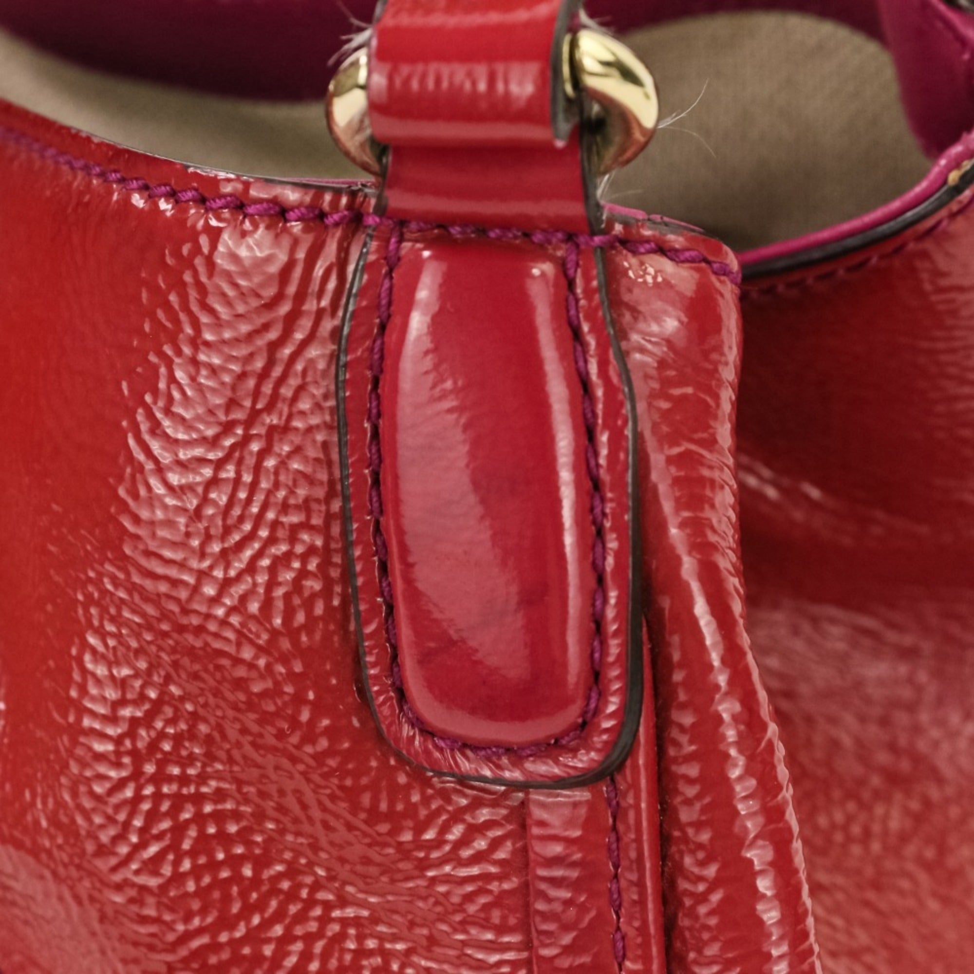 Gucci Red Color Handbag (Pre-Owned)