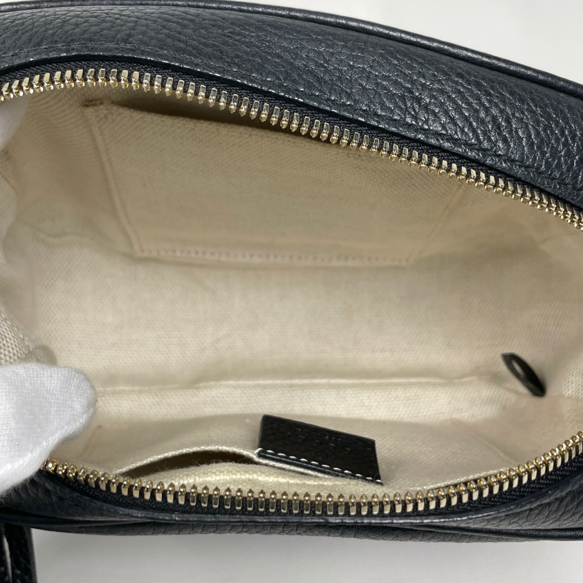 Gucci Black Leather Shoulder Bag (Pre-Owned)