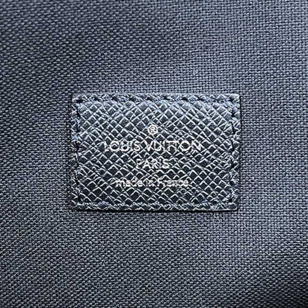 Louis Vuitton Taiga Boreal Navy Taiga Leather Shoulder Bag