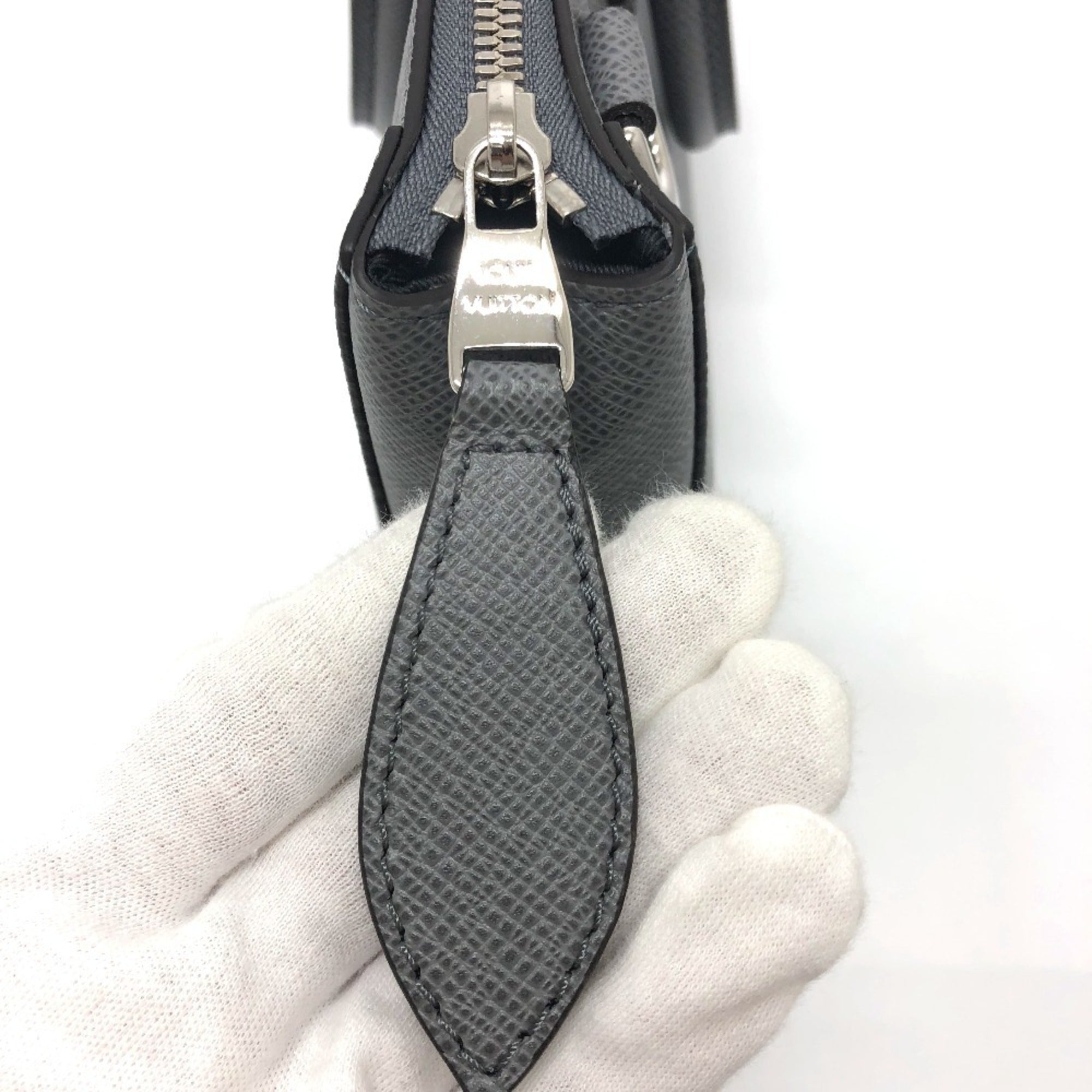 Louis Vuitton Taiga Gray Taiga Leather Briefcase