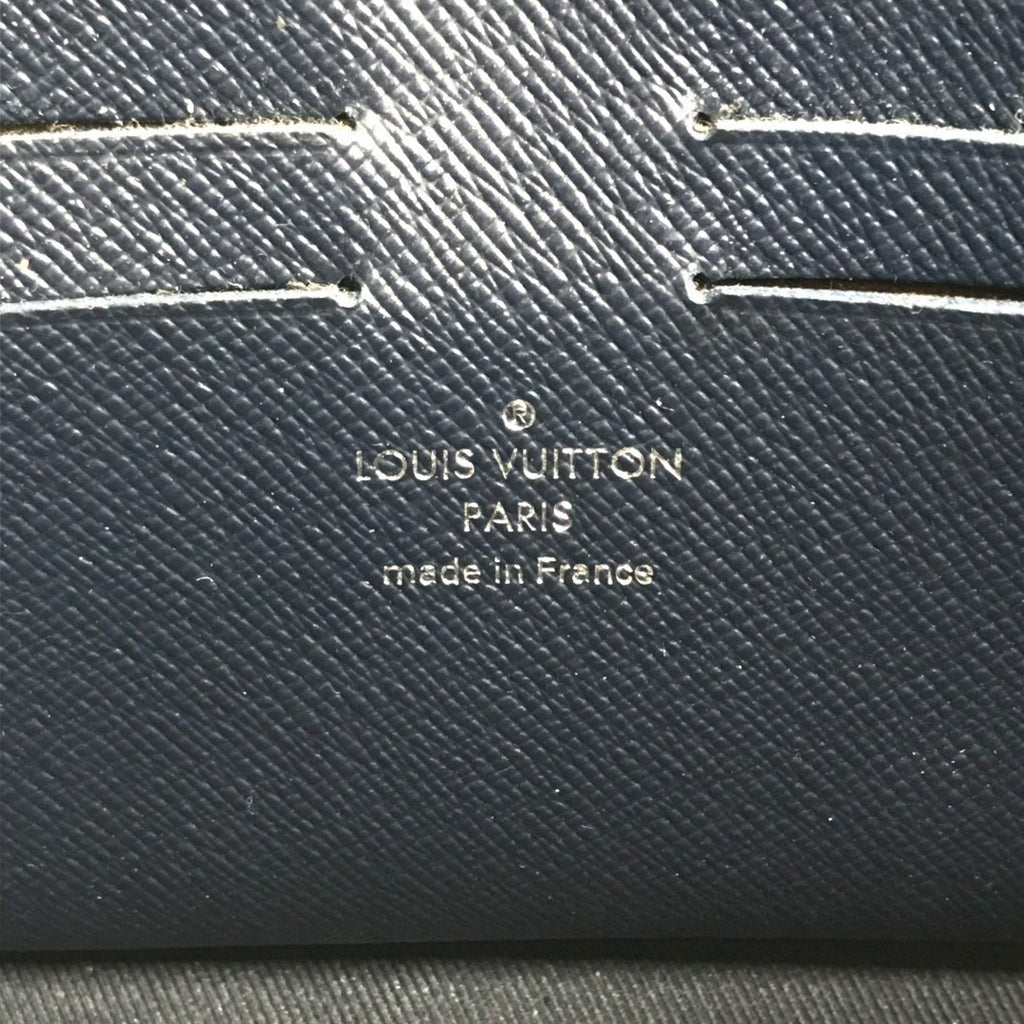 Louis Vuitton Navy Navy Blue Taiga Leather Clutch Bag Pochette Pouch
