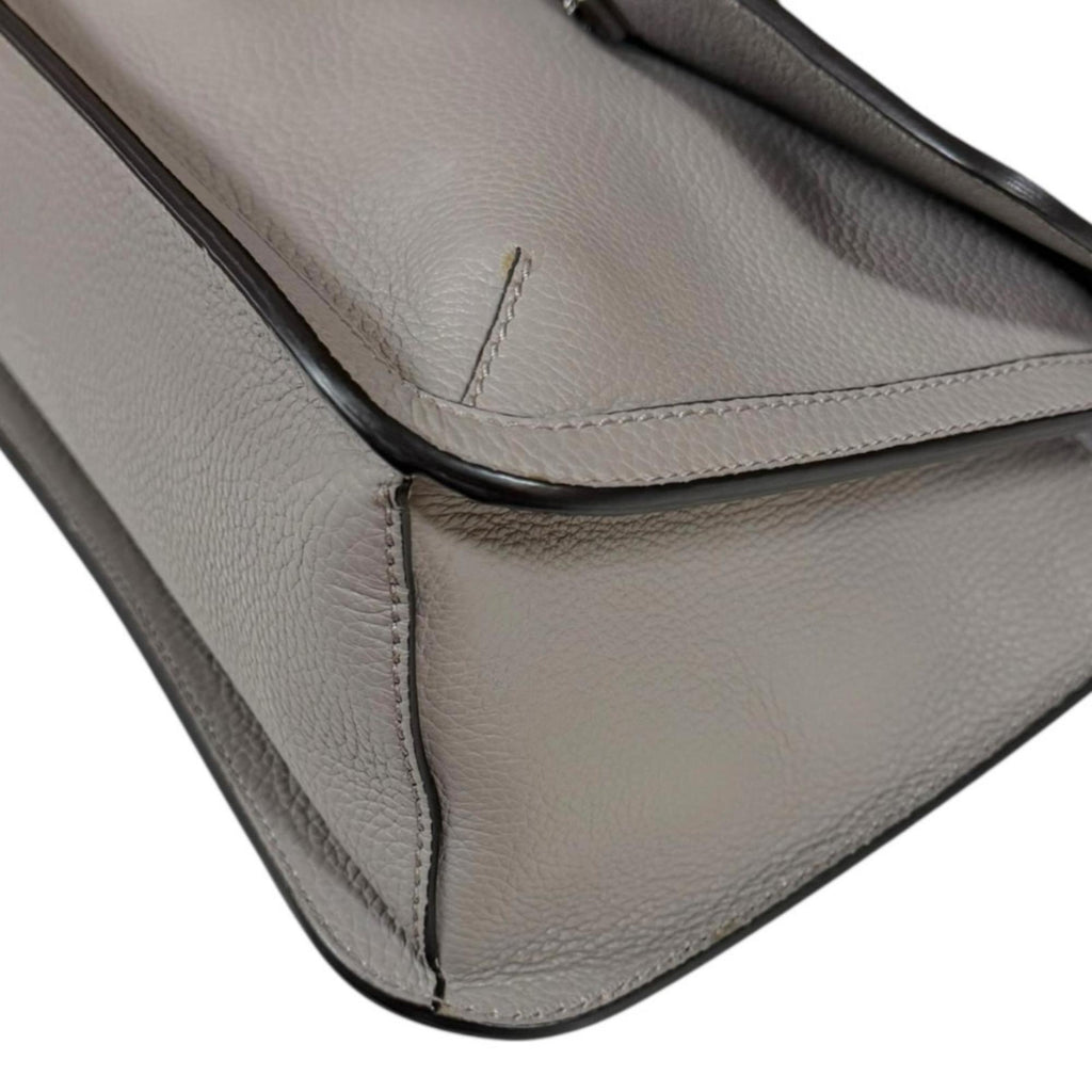 Gucci Gray Leather Shoulder Bag (Pre-Owned)