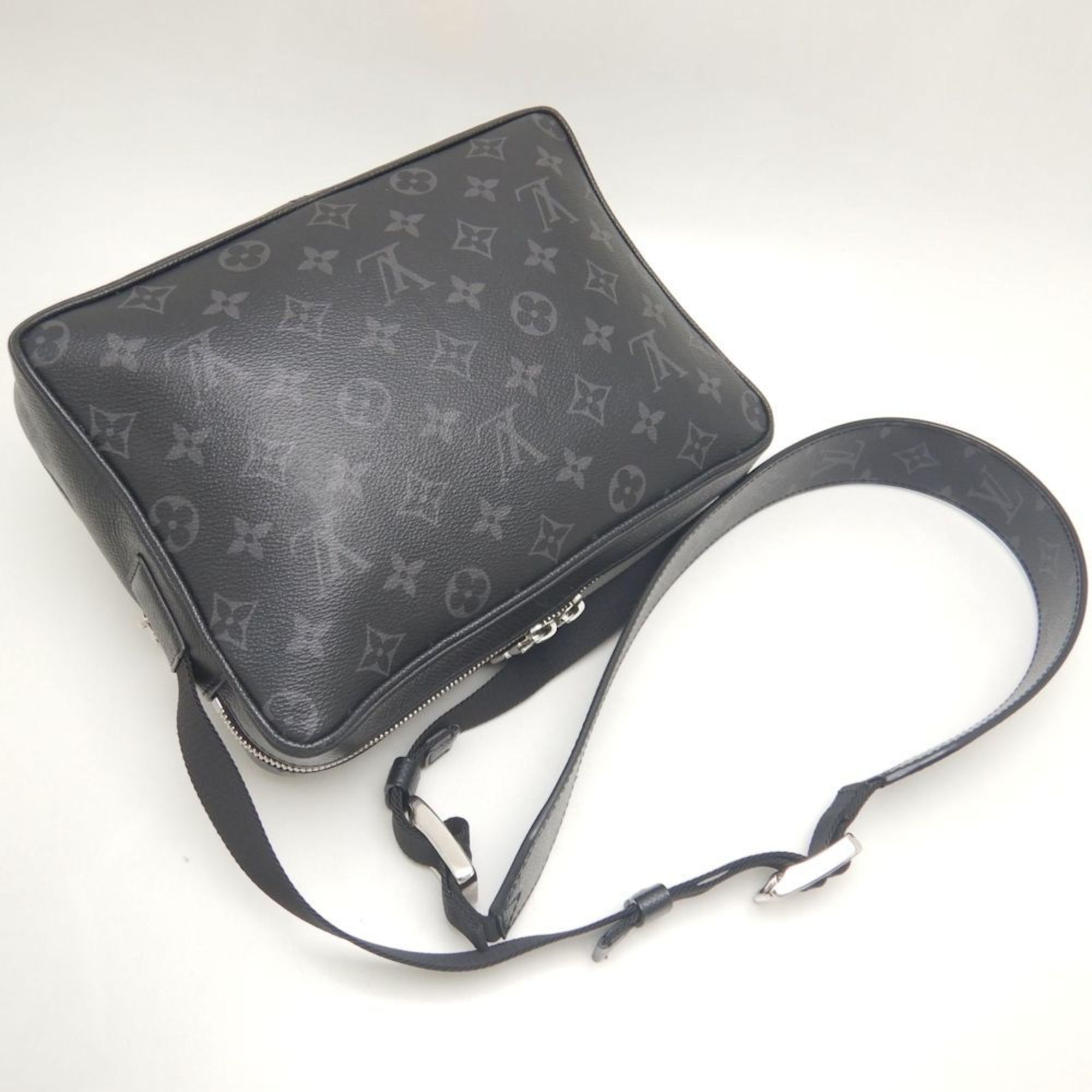 Louis Vuitton Taigarama Noir Pvc Leather Shoulder Bag