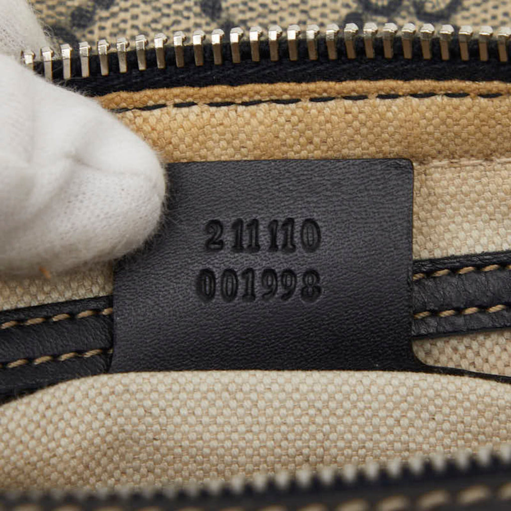 Gucci Beige Navy Pvc Leather Sling Bag (Pre-Owned)