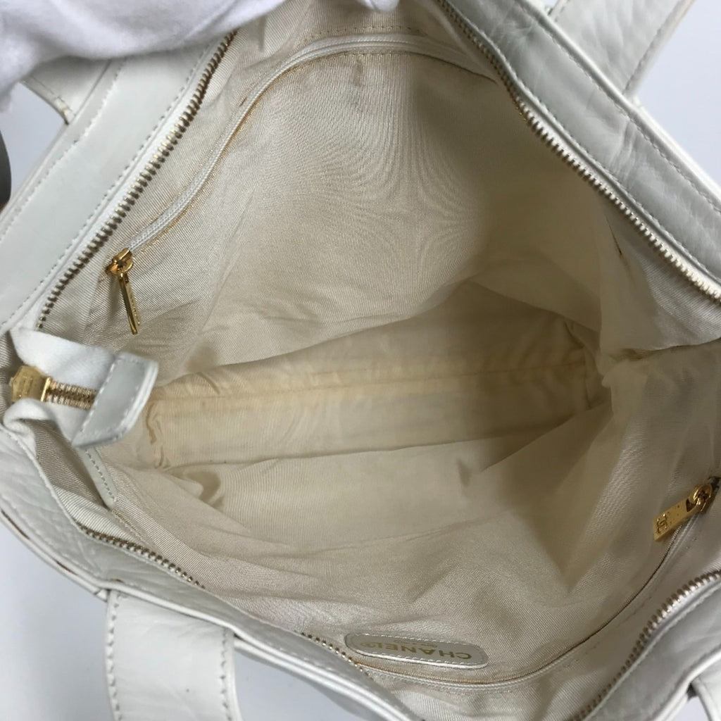 Chanel White Leather Shoulder Bag Tote Bag