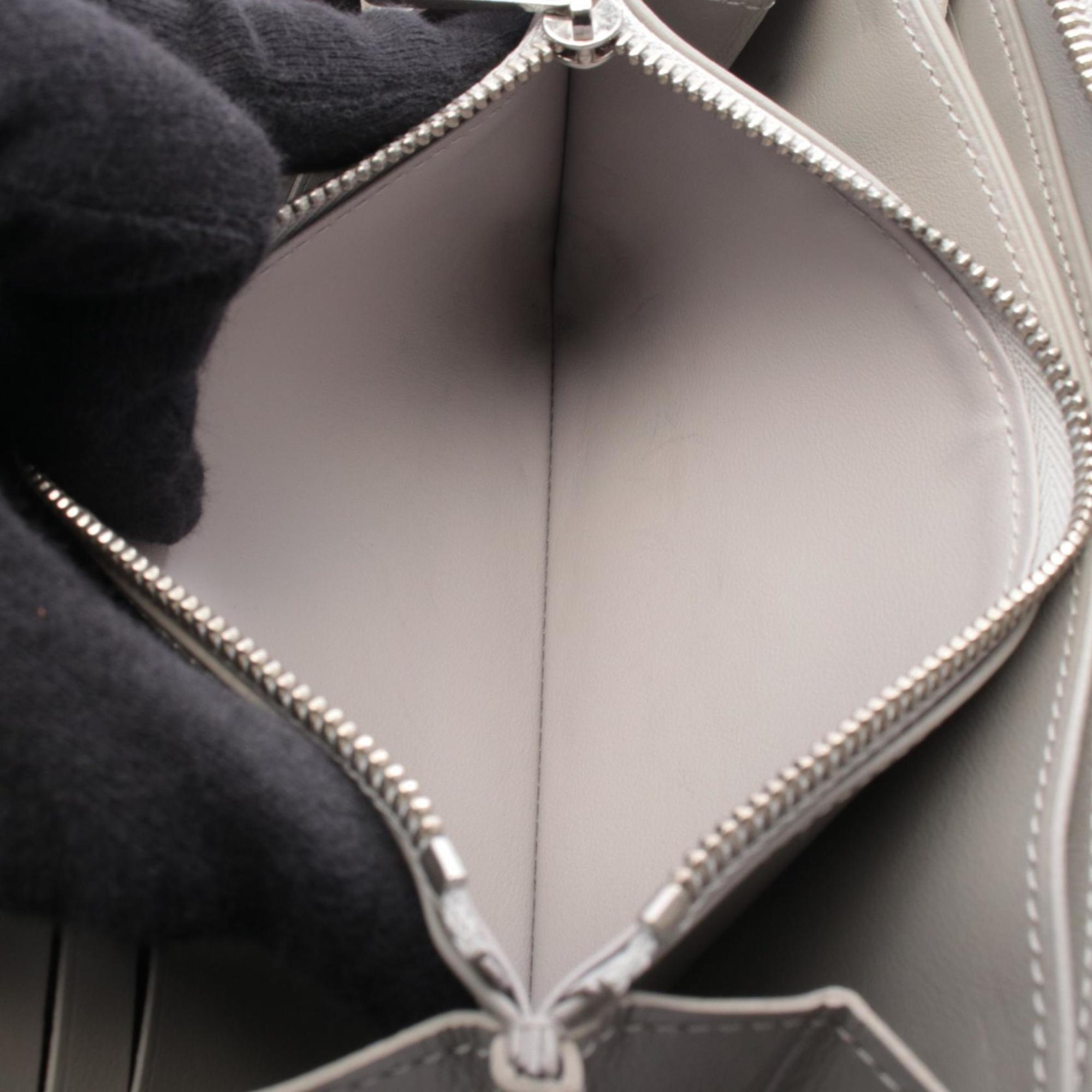 Louis Vuitton Gray Metallic Mahina Leather Leather Long Wallet