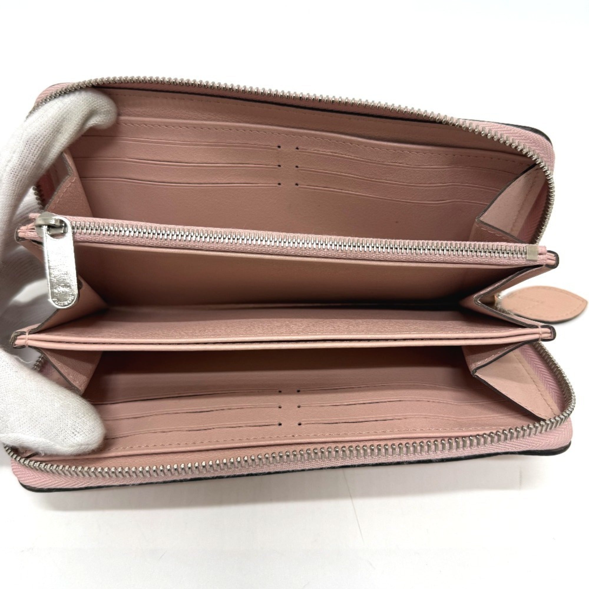 Louis Vuitton Mahina Magnolia Mahina Leather Long Wallet