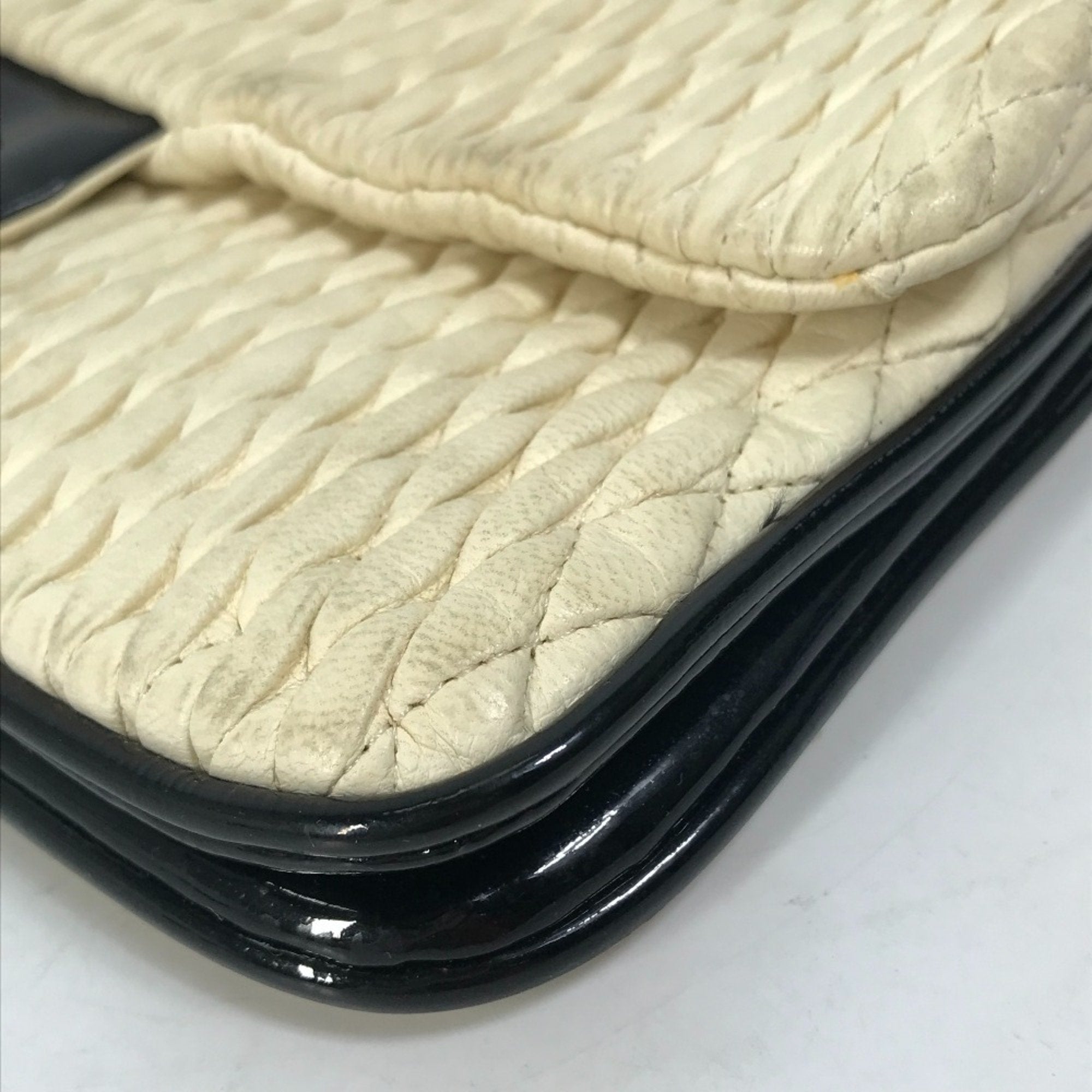 Chanel White Leather Shoulder Bag