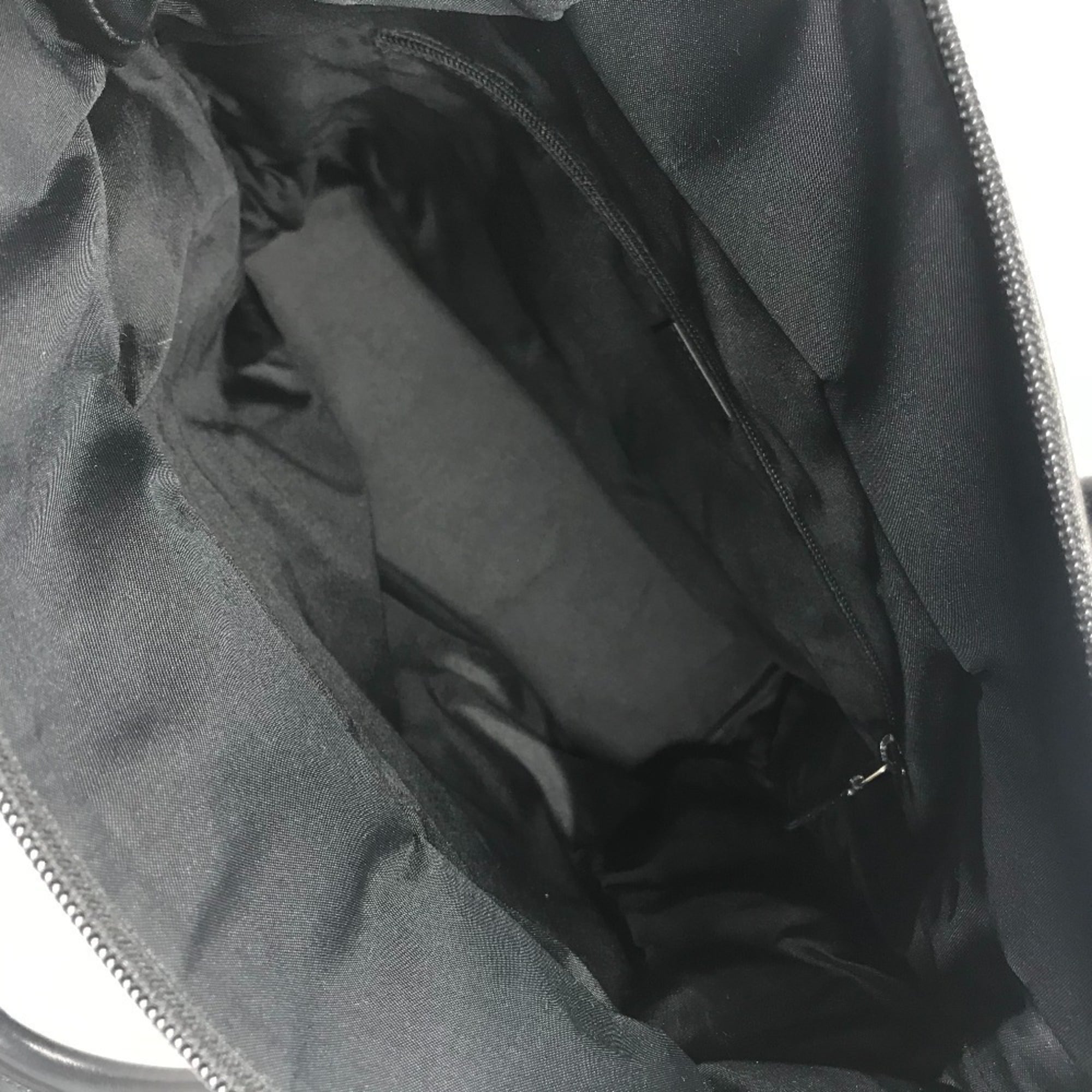 Gucci Black Nylon Handbag Tote Bag (Pre-Owned)
