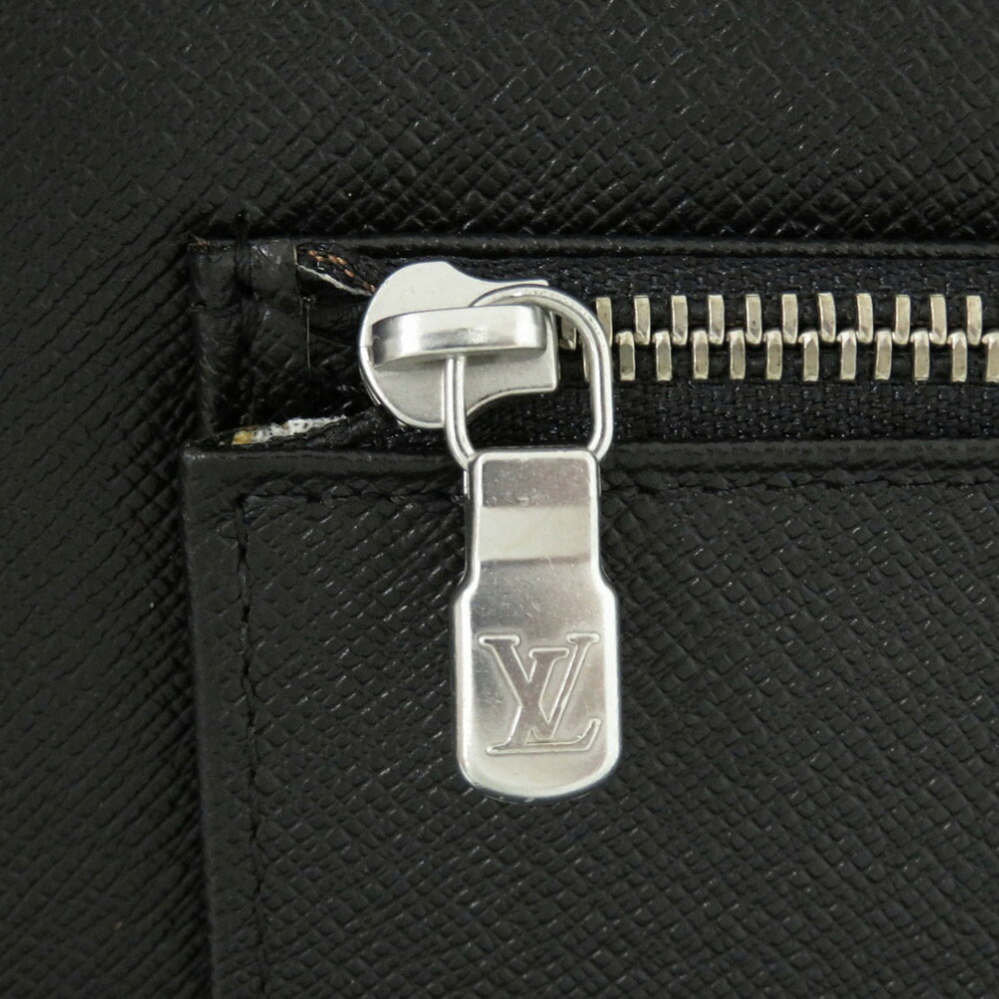 Louis Vuitton Black Taiga Leather Long Wallet