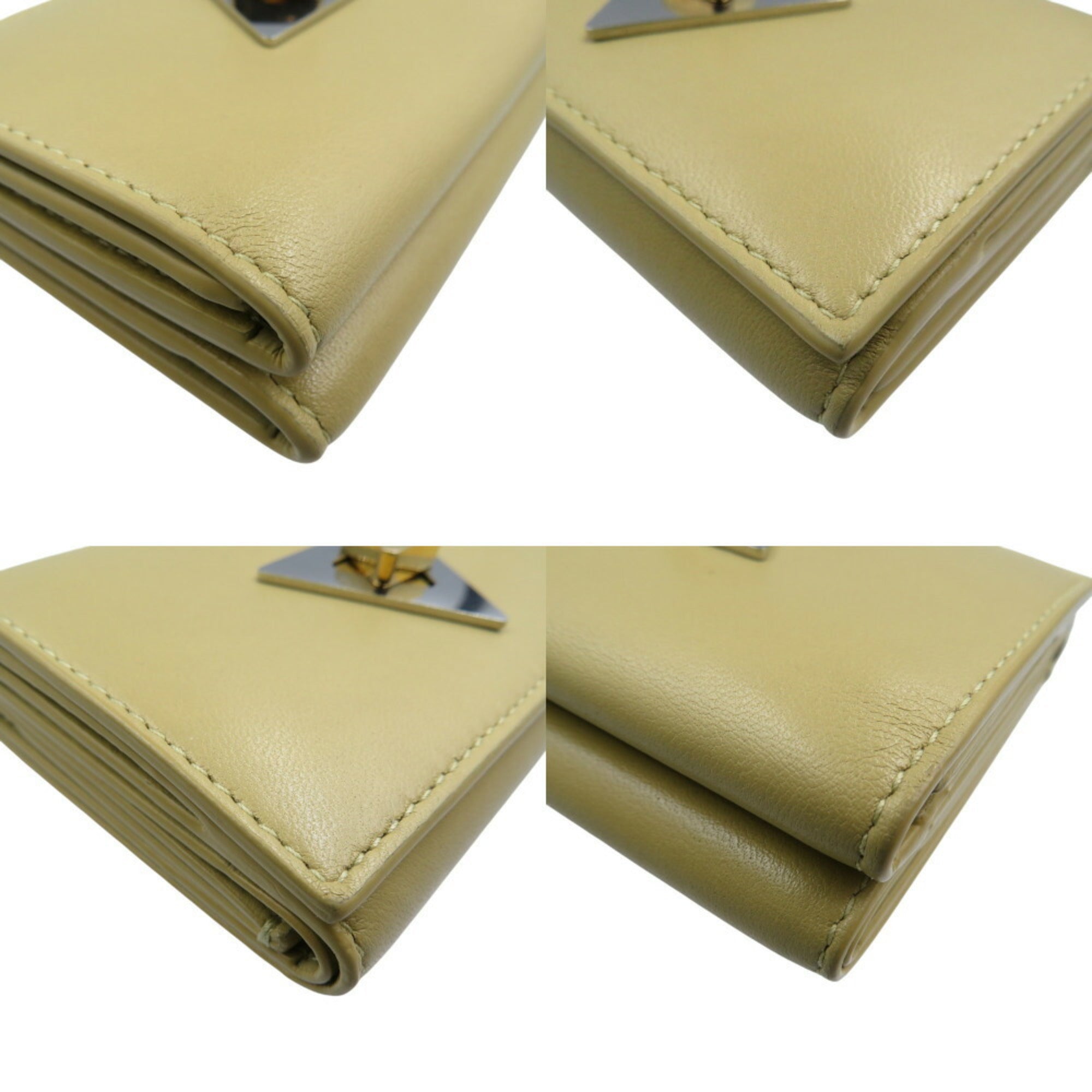Bottega Veneta Beige Leather Wallet (Tri-Fold)