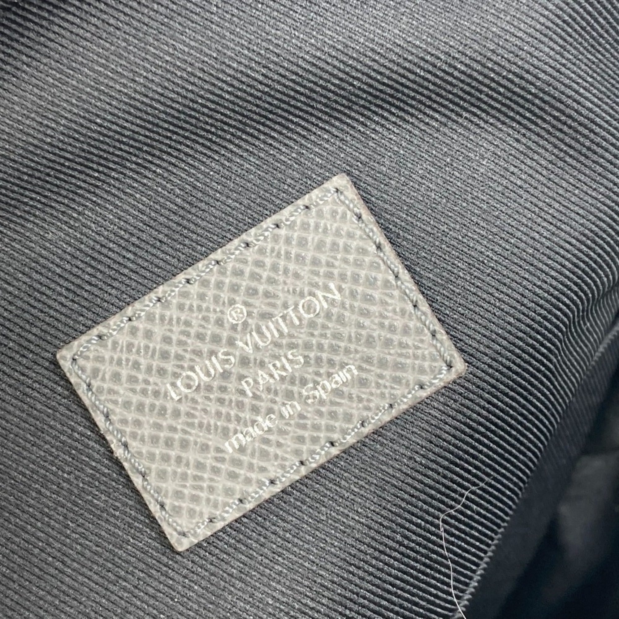 Louis Vuitton Taiga Gray Gris Taiga Leather Shoulder Bag