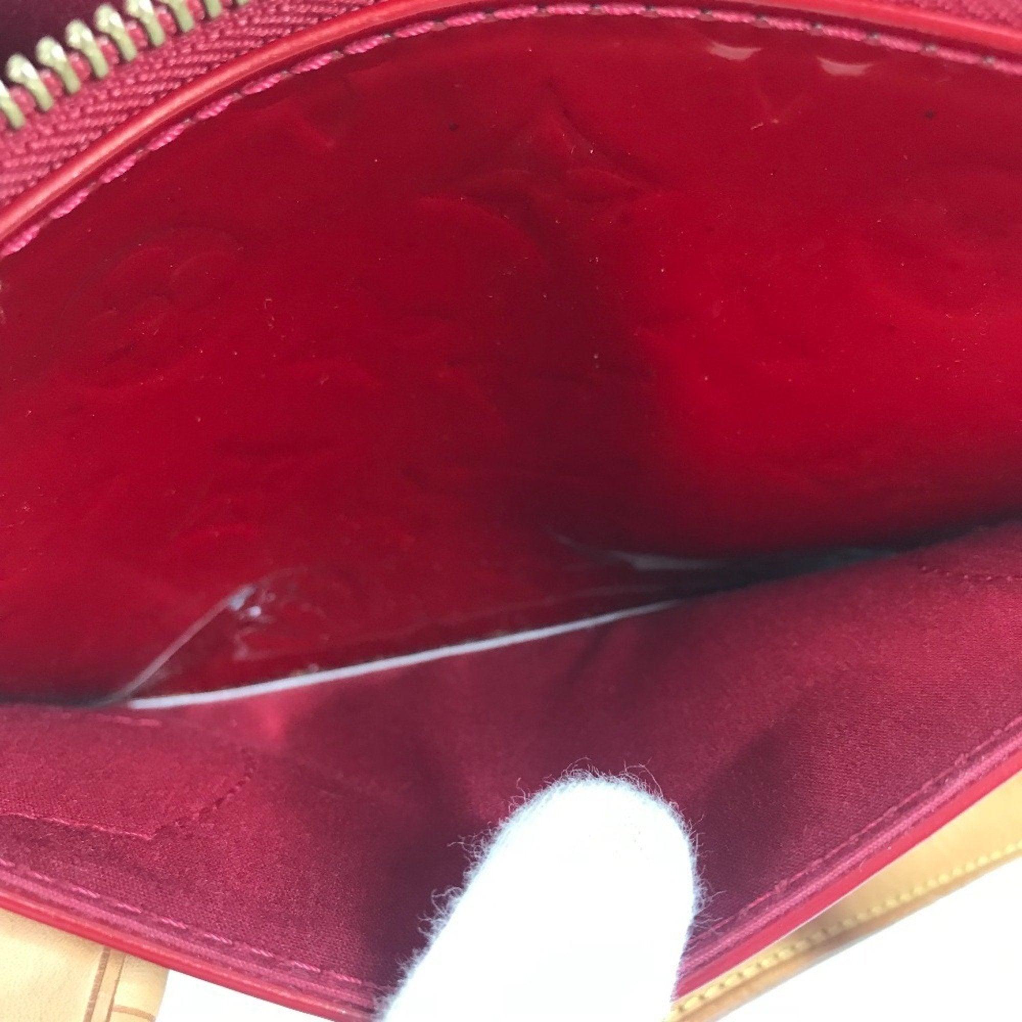 Louis Vuitton Pomme D'amour Red Color Monogram Vernis Shoulder Bag Tote Bag