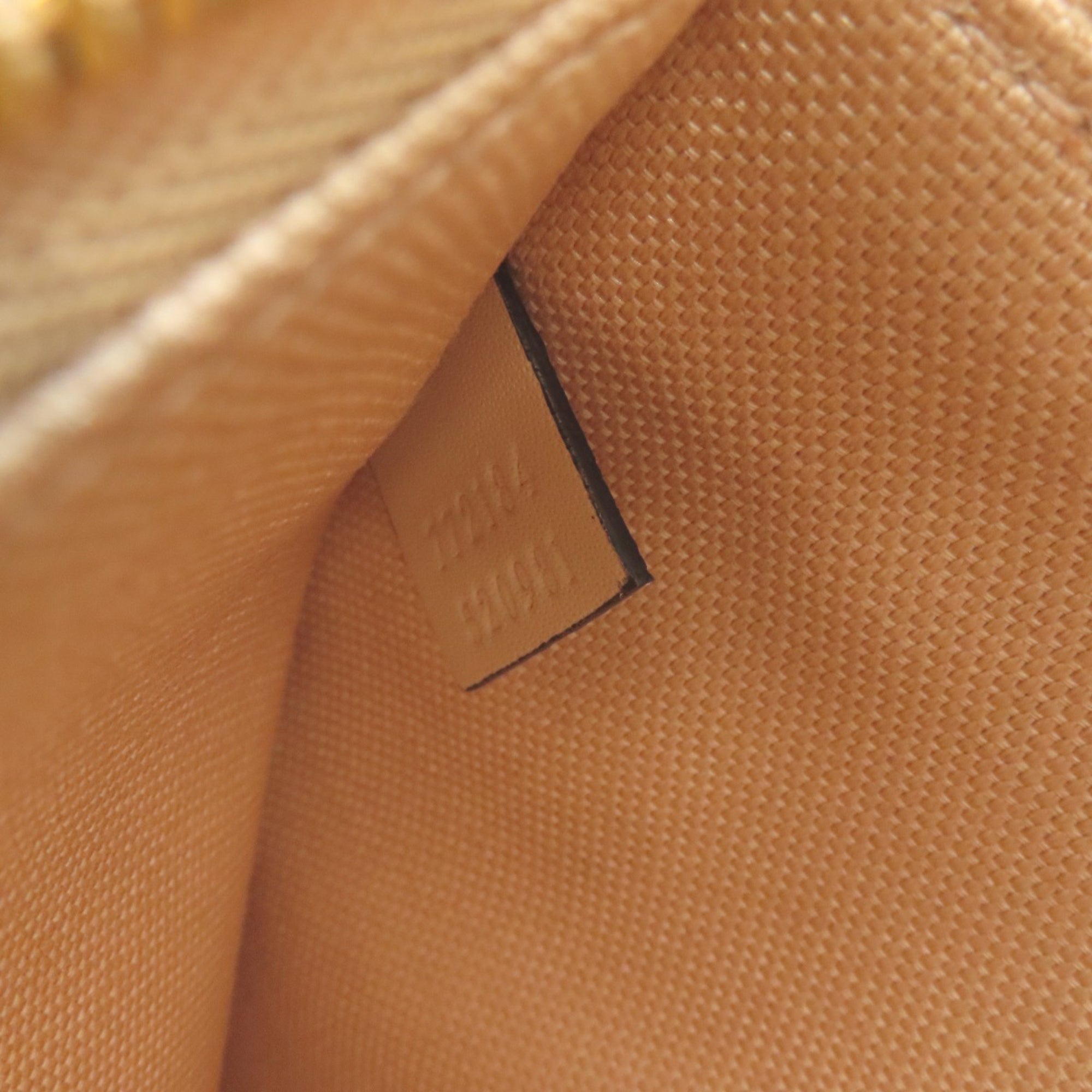 Gucci Beige Canvas Tote Bag (Pre-Owned)