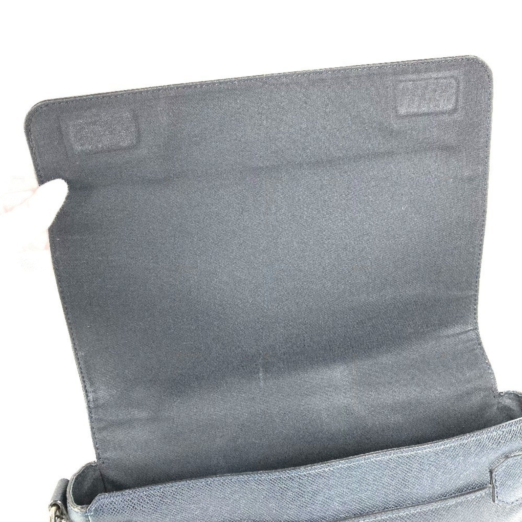 Louis Vuitton Boreal Galle Navy Taiga Leather Messenger Bag Shoulder Bag