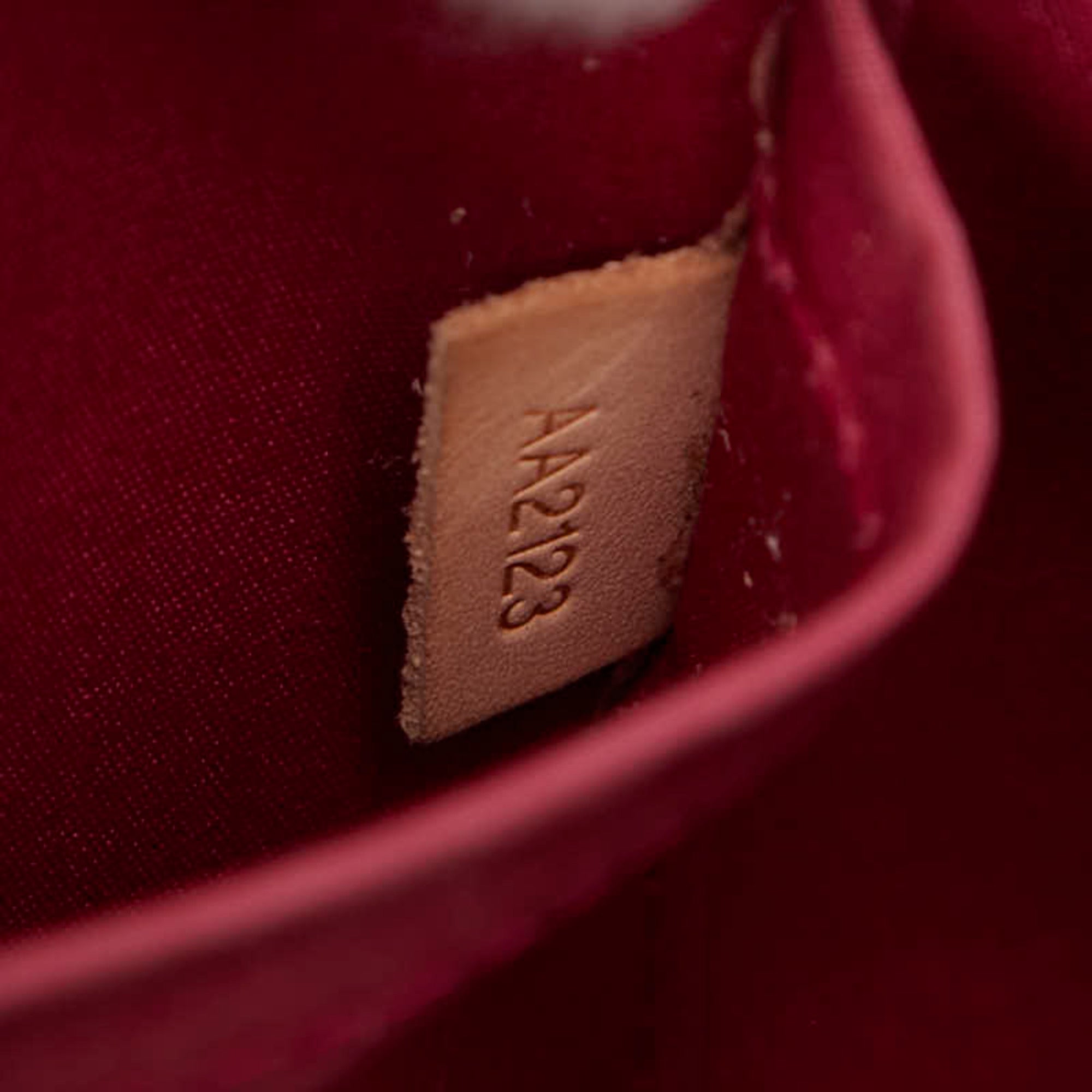 Louis Vuitton Pomme D'amour Red Color Patent Leather Handbag Shoulder Bag