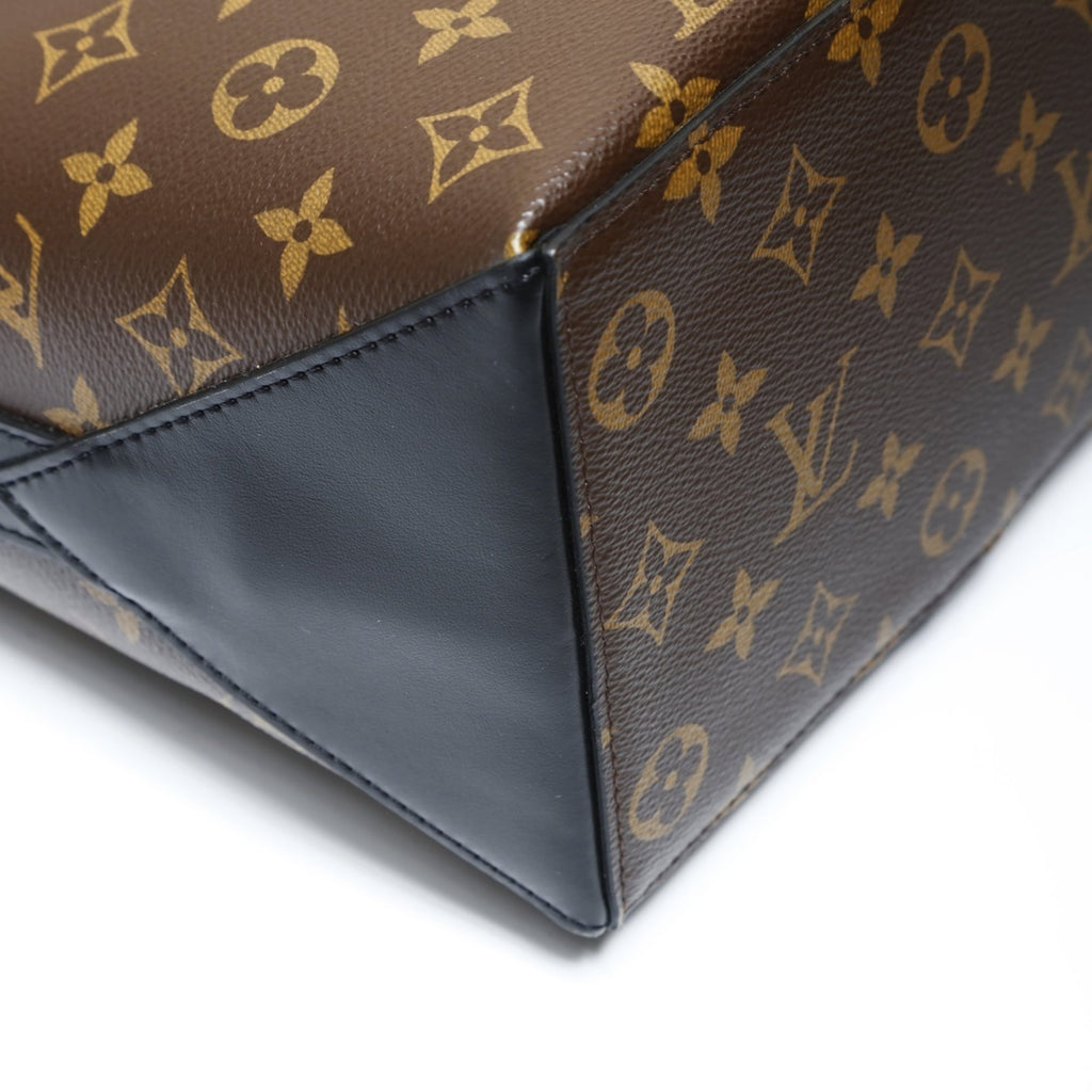 Louis Vuitton Brown Monogram Pouch Tote Bag