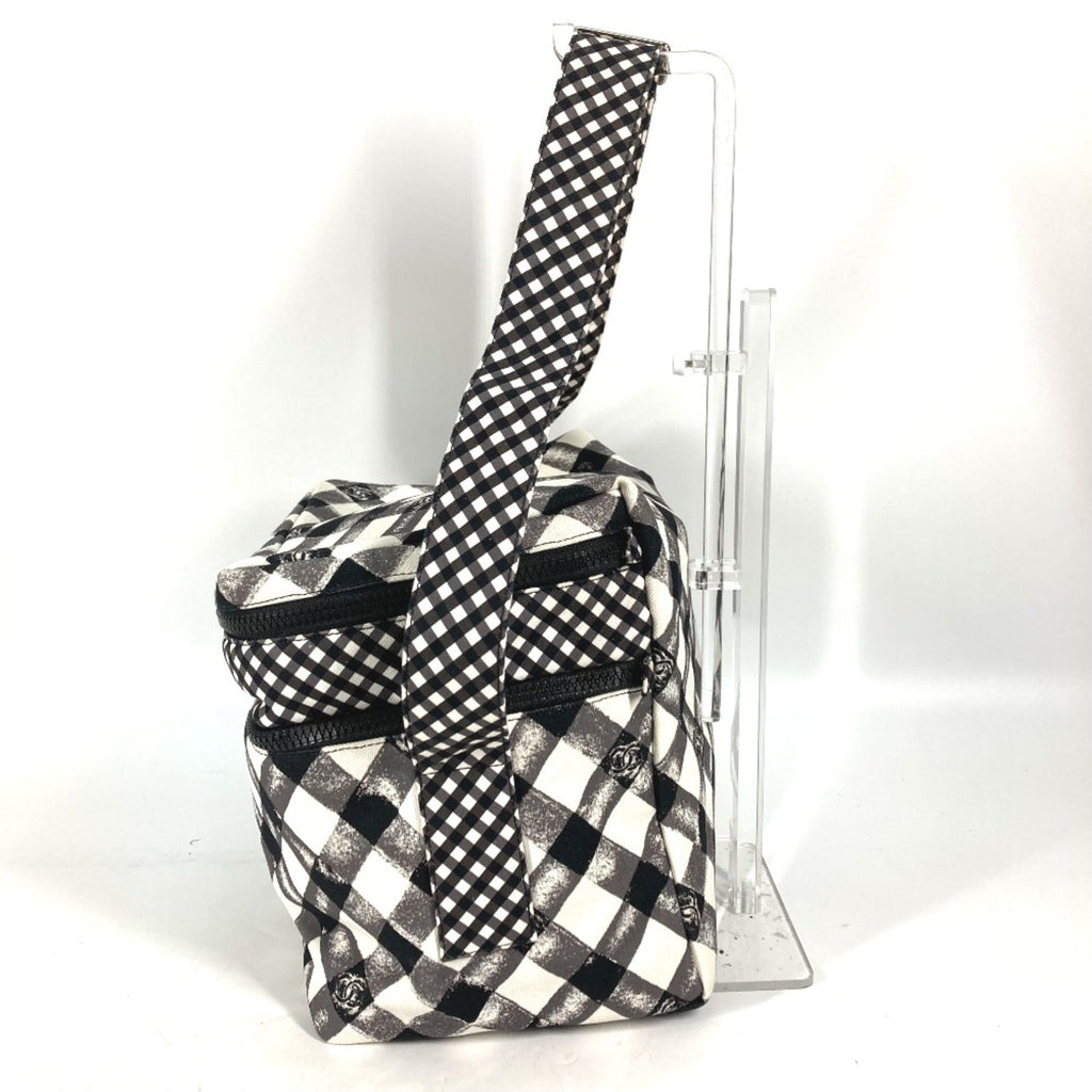Chanel White Cloth Shoulder Bag