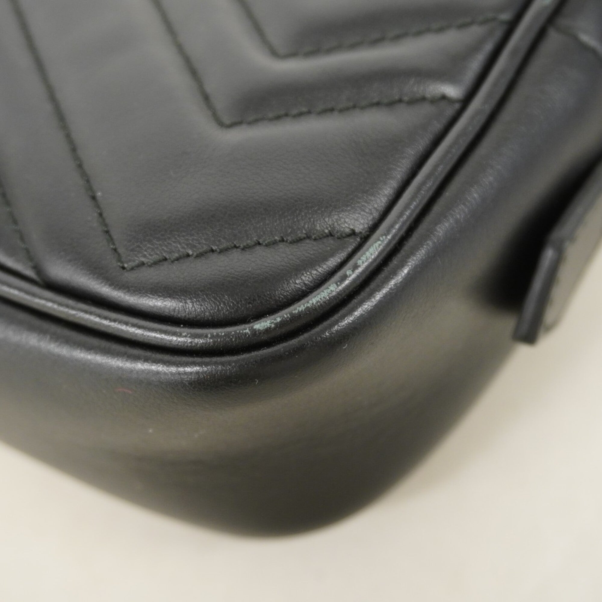 Gucci Black Leather Shoulder Bag (Pre-Owned)