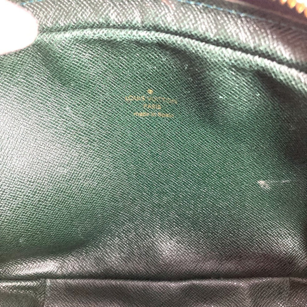 Louis Vuitton Taiga Episea Green Taiga Leather Clutch Bag