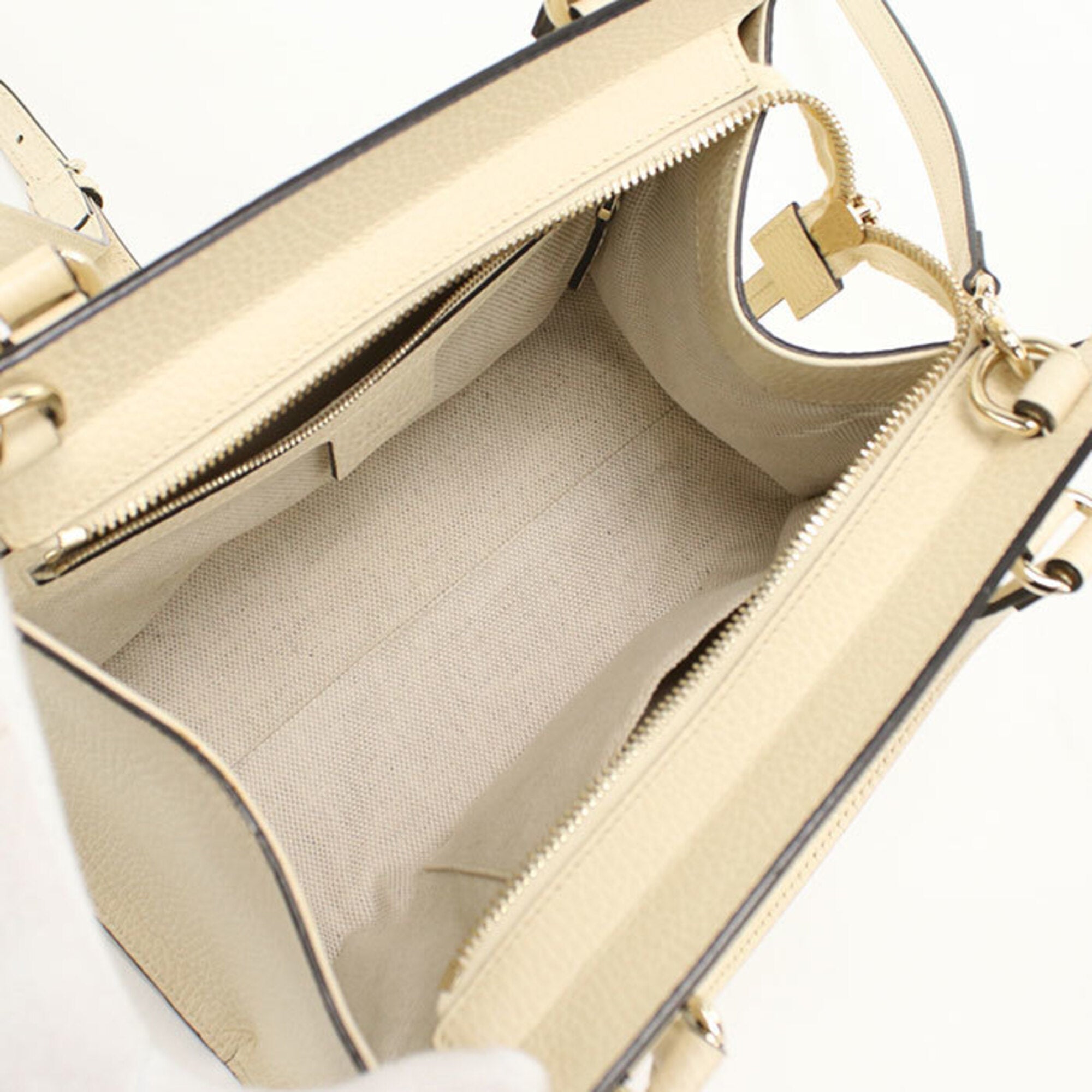 Gucci Ivory Leather Handbag (Pre-Owned)