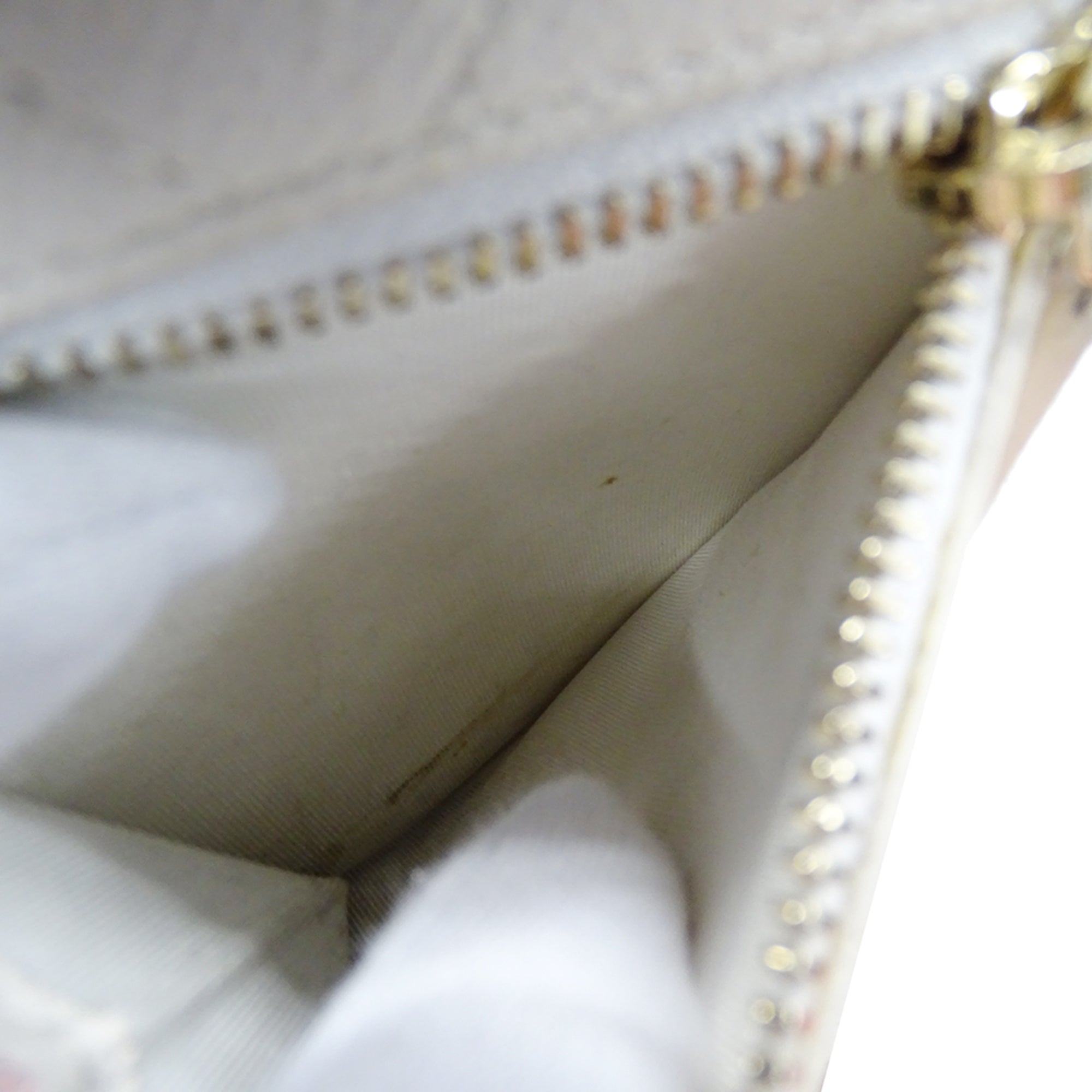 Chanel White Grained Calfskin Wallet (Tri-Fold)