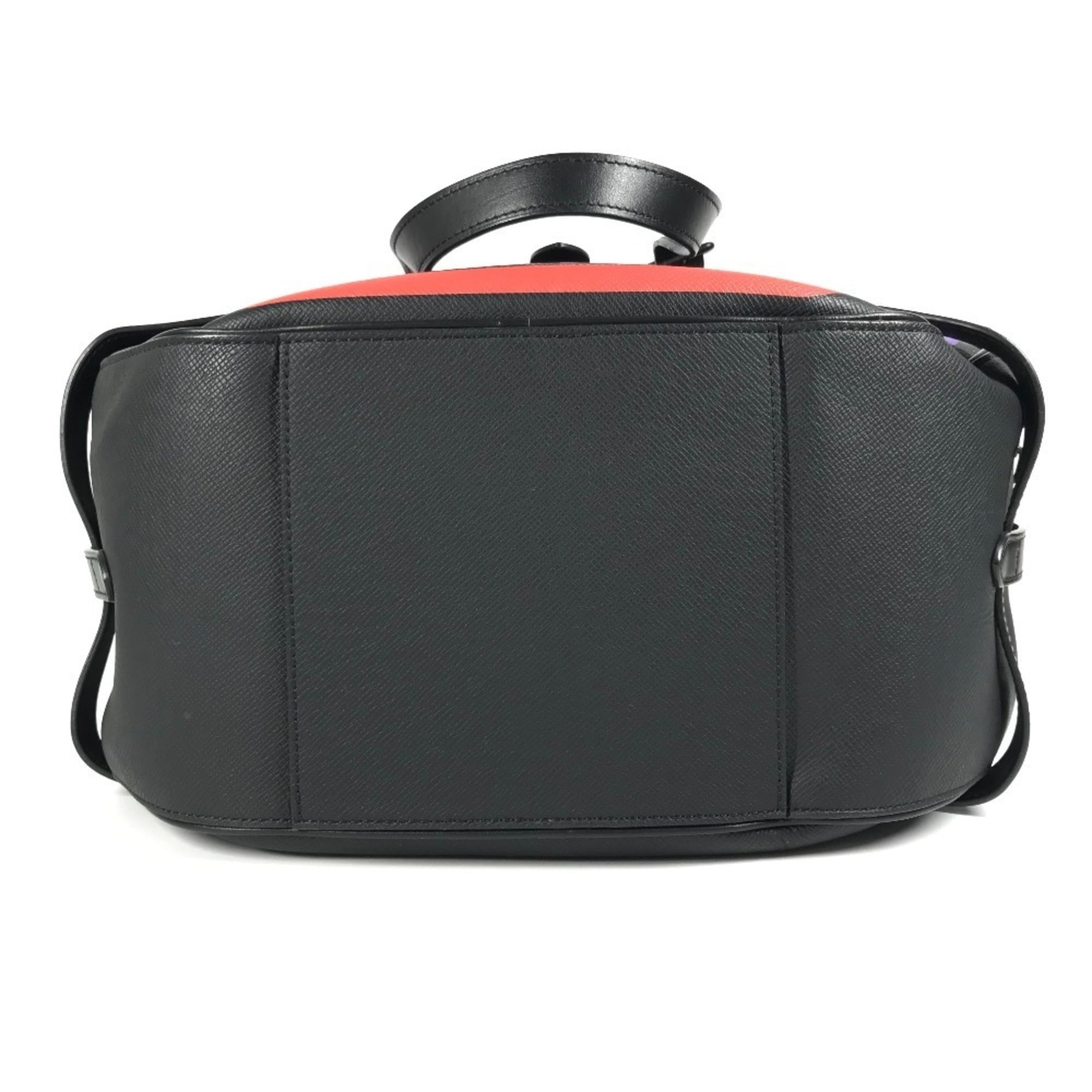 Louis Vuitton Taiga Ardoise Black Taiga Leather Pochette Shoulder Bag