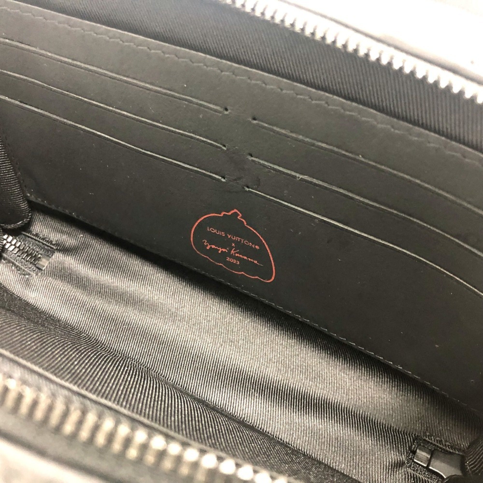 Louis Vuitton Black Leather Shoulder Bag