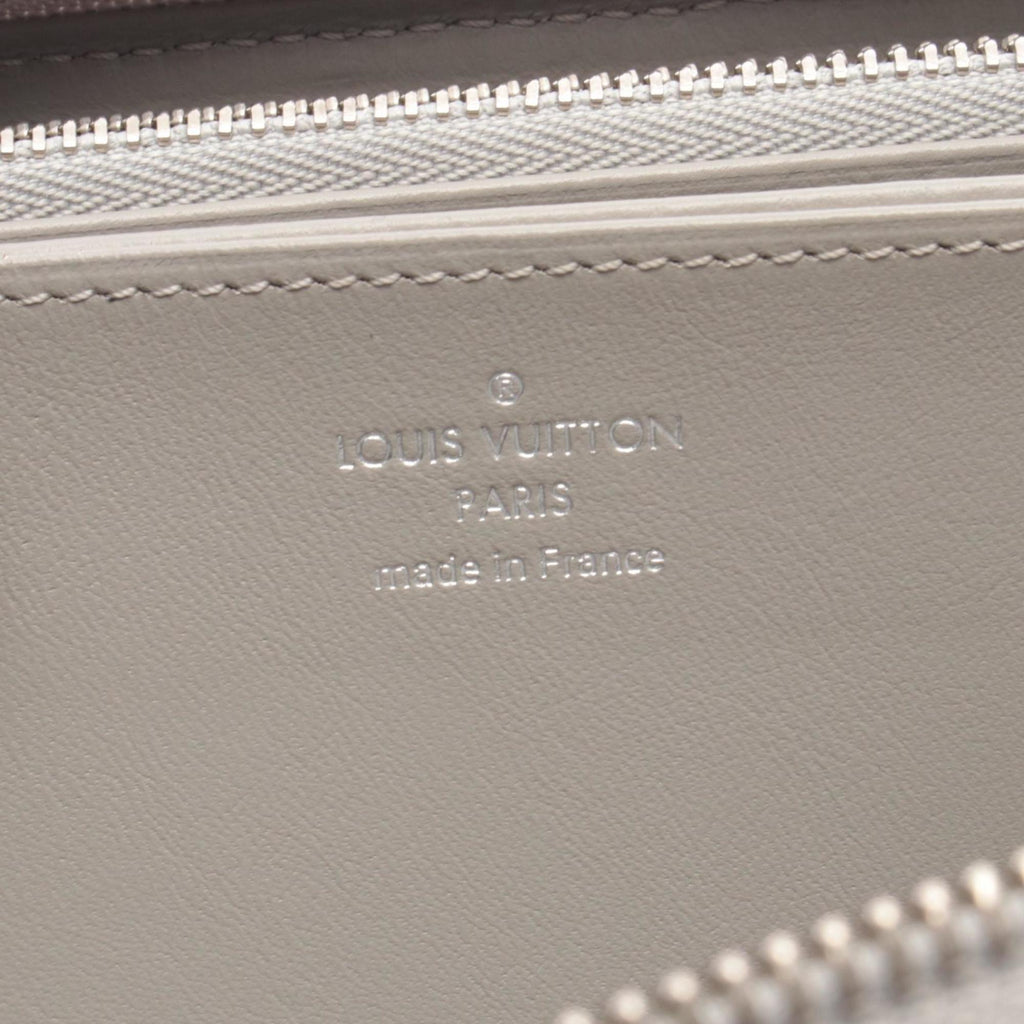 Louis Vuitton Gray Metallic Mahina Leather Leather Long Wallet
