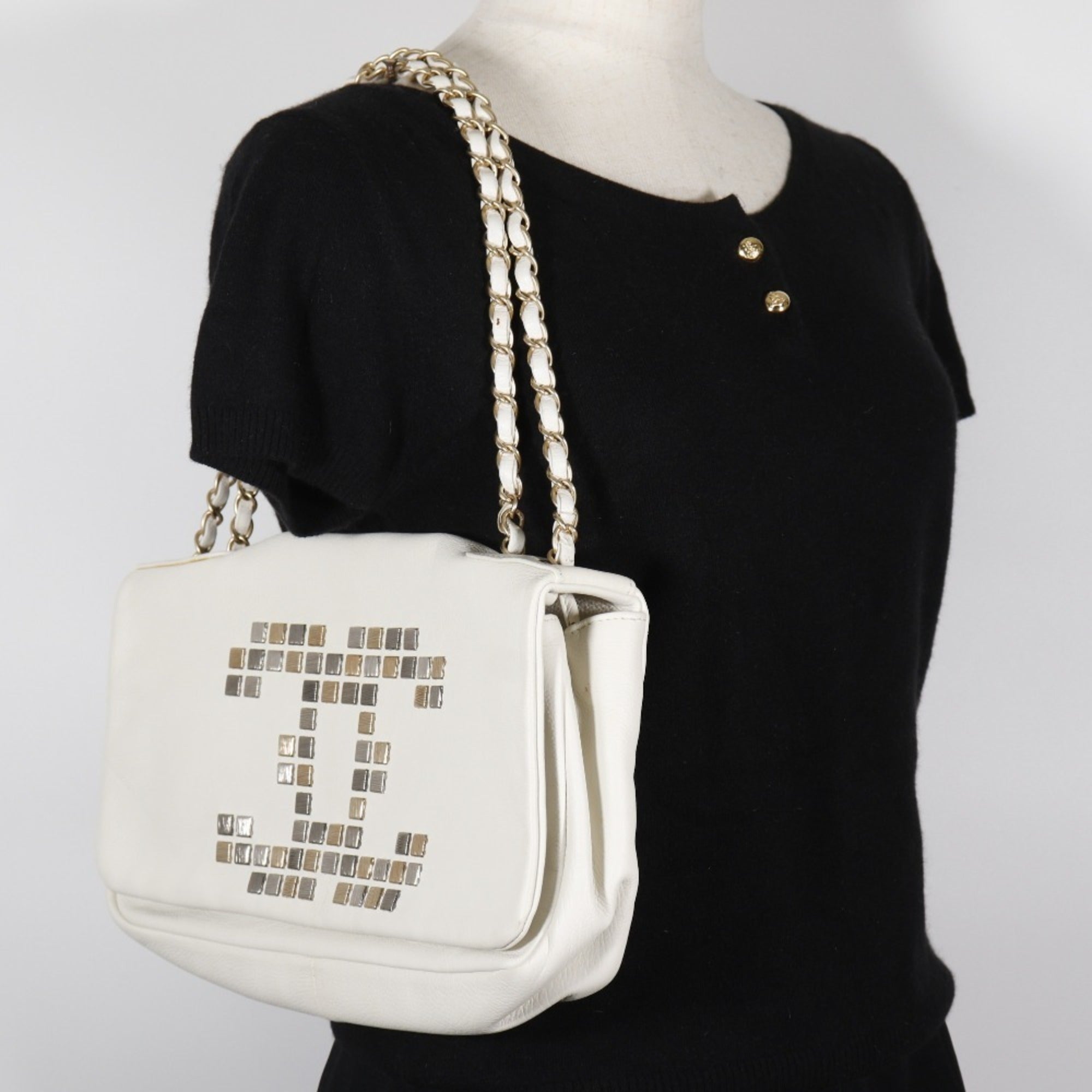 Chanel White Leather Shoulder Bag