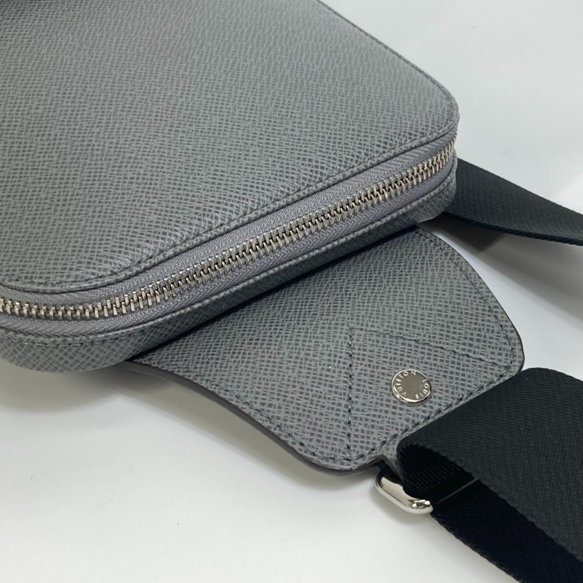 Louis Vuitton Taiga Gray Gris Taiga Leather Shoulder Bag